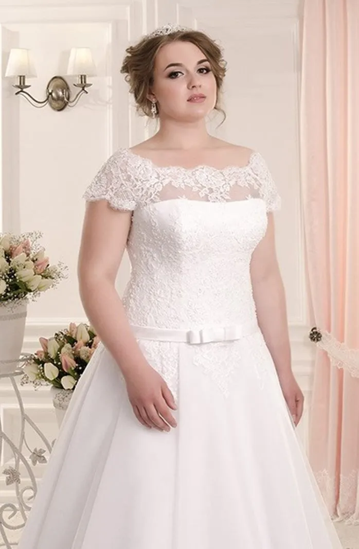 ---Beautiful wedding dress for women plus size for sale online at a cheap price made of satin and tulle with macramé lace applic