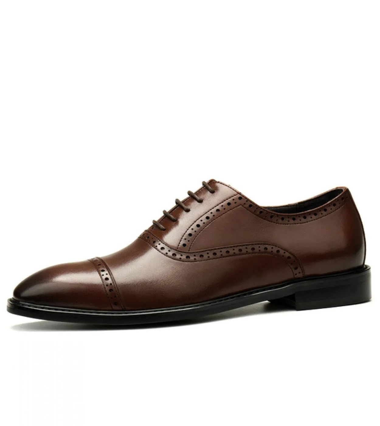 2023 Scarpe eleganti da uomo di lusso primaverili in vera pelle Designer di qualità Nuovo stile Oxford Scarpe da lavoro da lavor