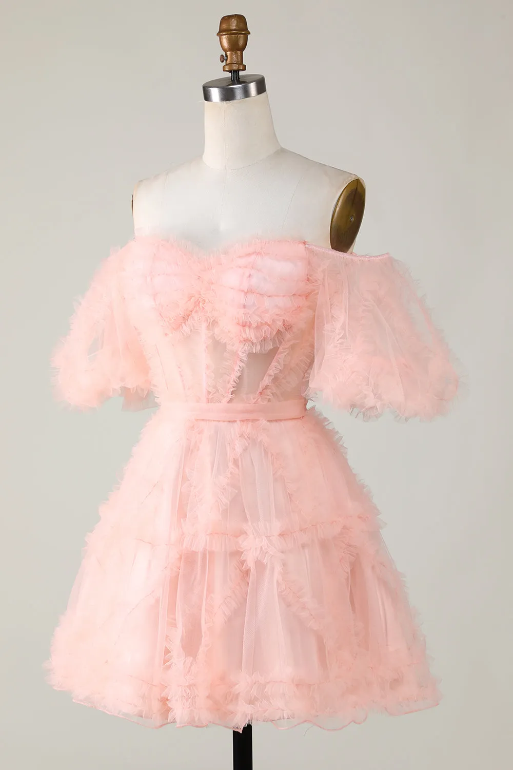 Abito da ritorno a casa corto in tulle con scollo a barchetta