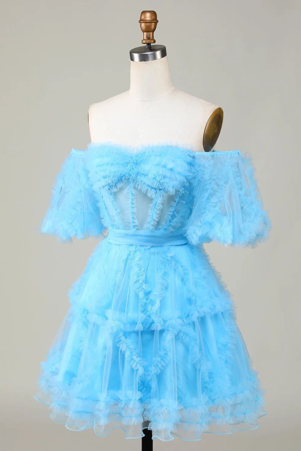 Abito da ritorno a casa corto in tulle con scollo a barchetta
