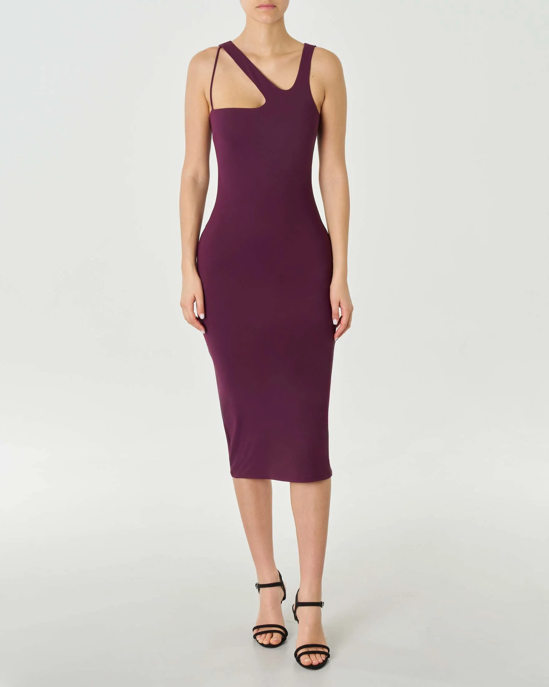 Abito midi bordeaux smanicato dalla linea aderentre in lycra con scollo assimmetrico e cut-out