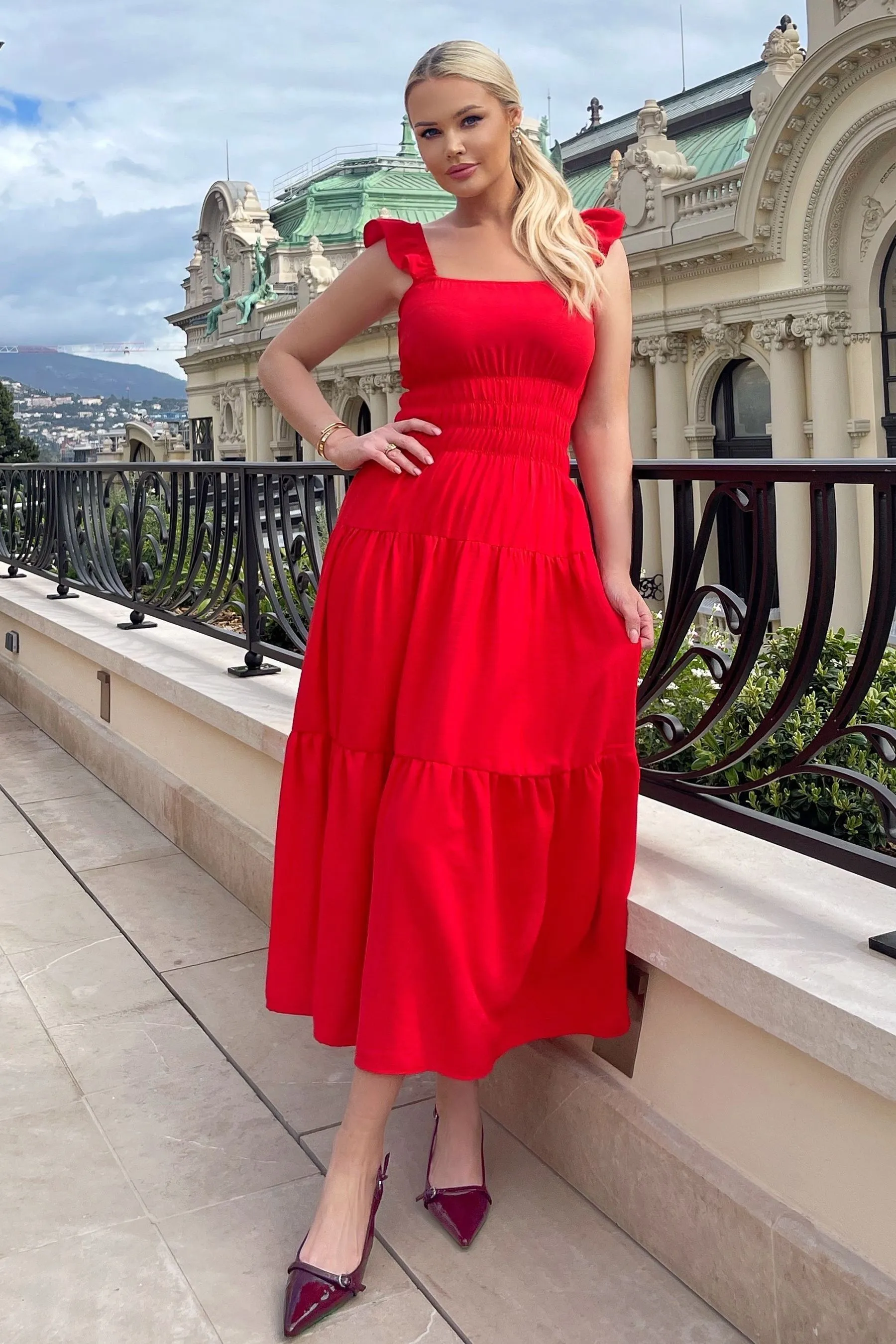 AX Paris Rosso - Abito midi a balze con spalline a volant