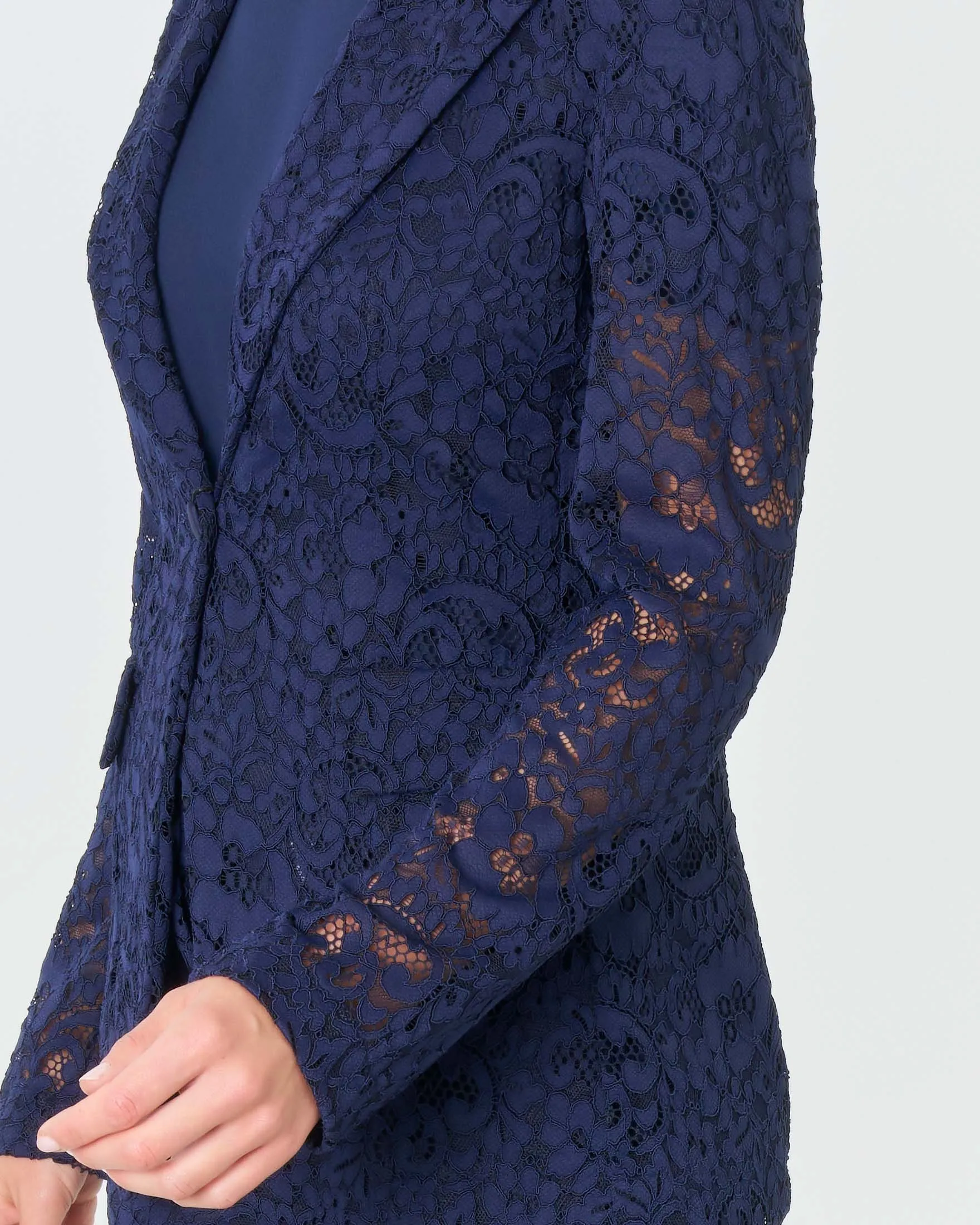 Blazer lungo blu in pizzo stretch con scollo a rever e maniche sfoderate