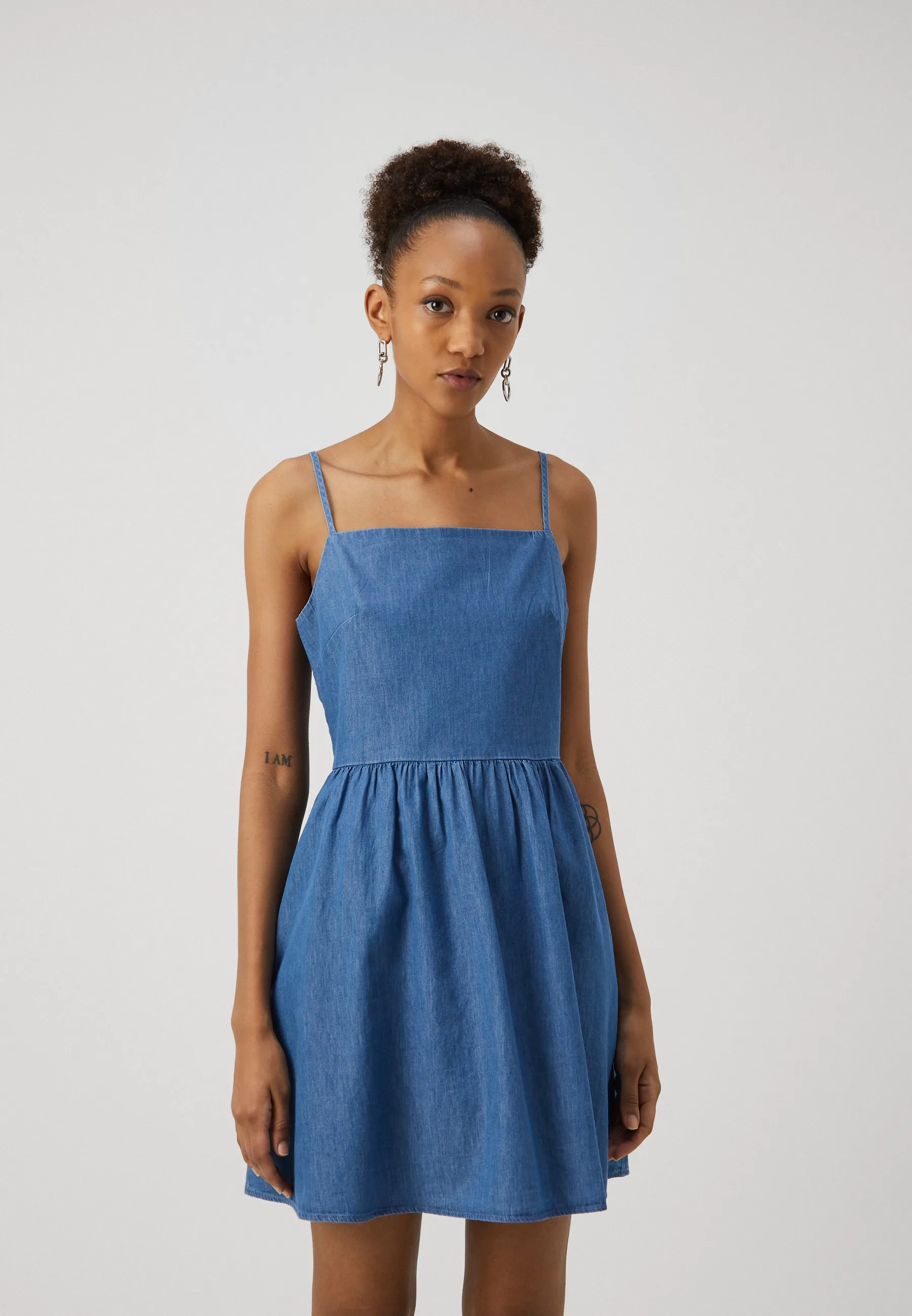 CAMI DRESS - Vestito di jeans