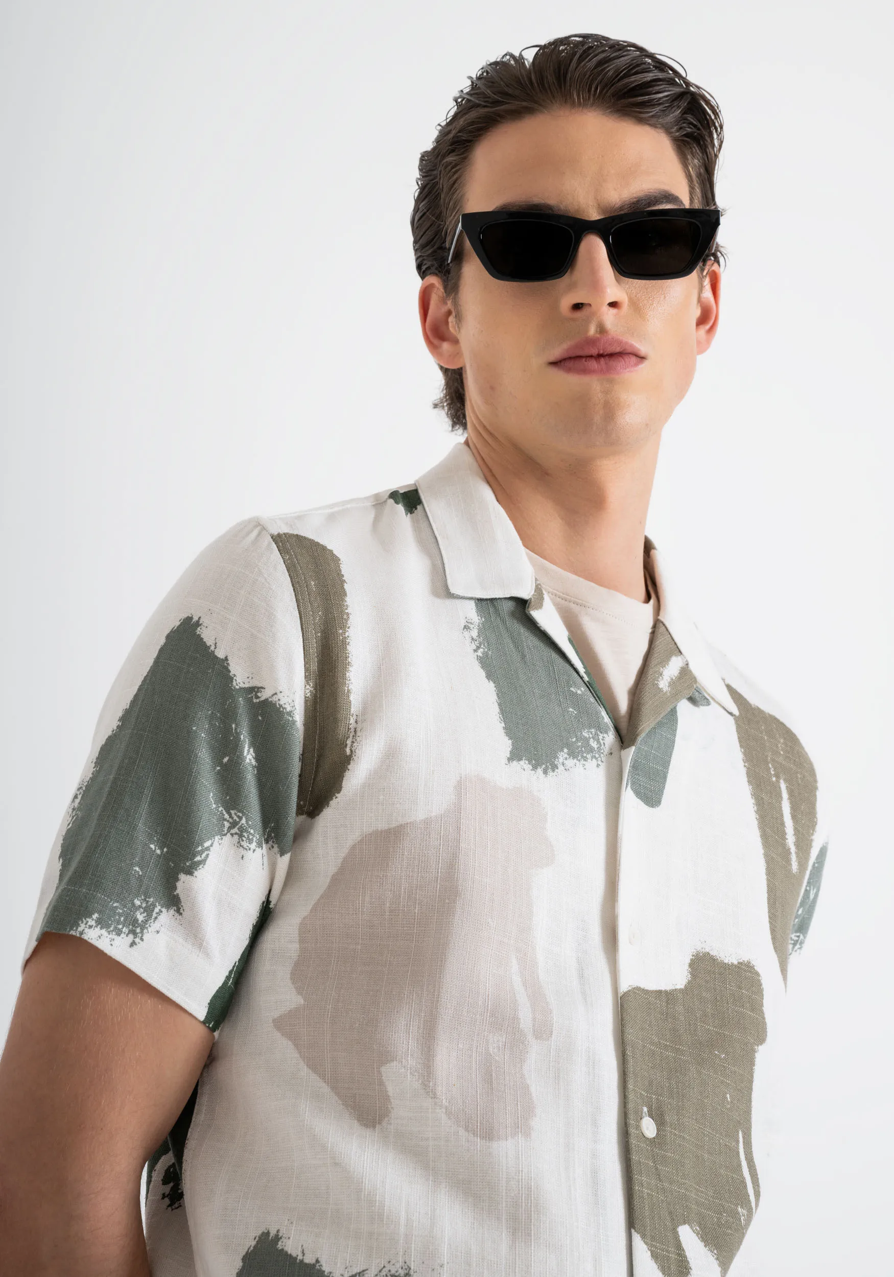 CAMICIA REGULAR STRAIGHT FIT “HONOLULU” CON STAMPA FANTASIA