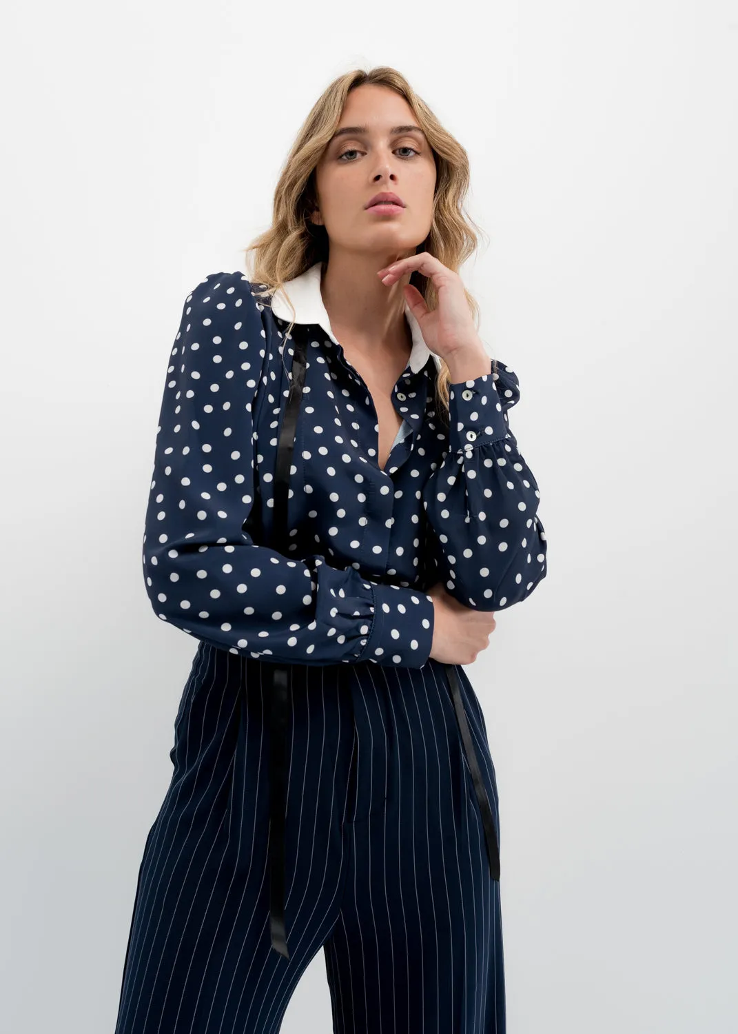 Camisa lunares cuello bobo