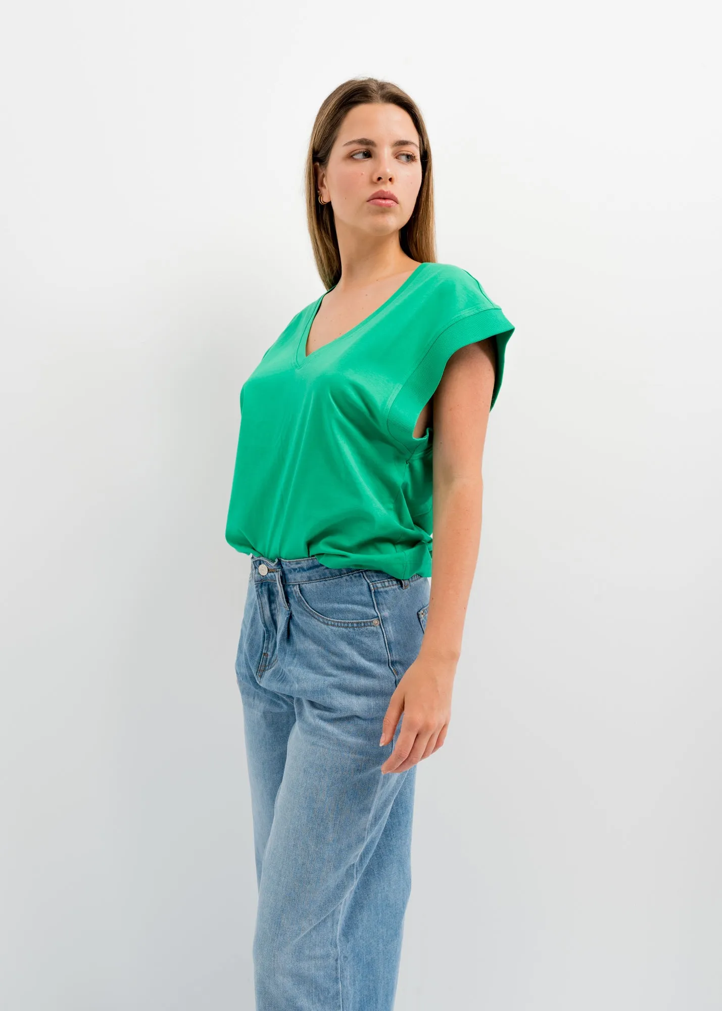 Camiseta escote pico rib