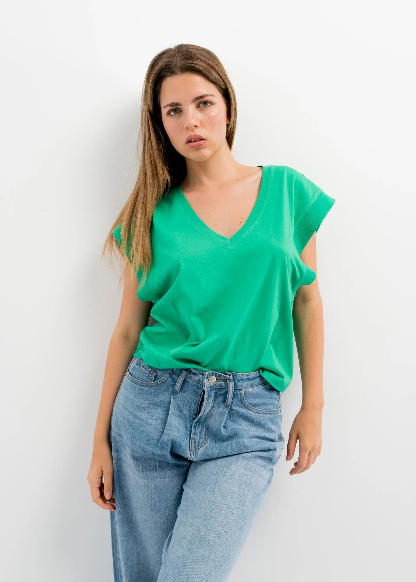 Camiseta escote pico rib