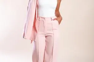 Completo giacca e pantaloni eleganti, rosa chiaro