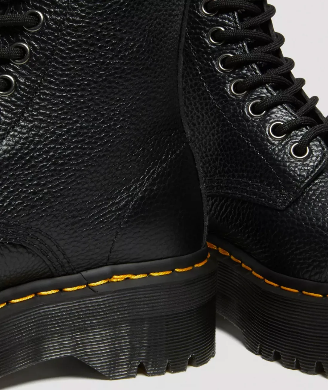 Dr.MARTENS Stivali platform in nappa lavorata Sinclair