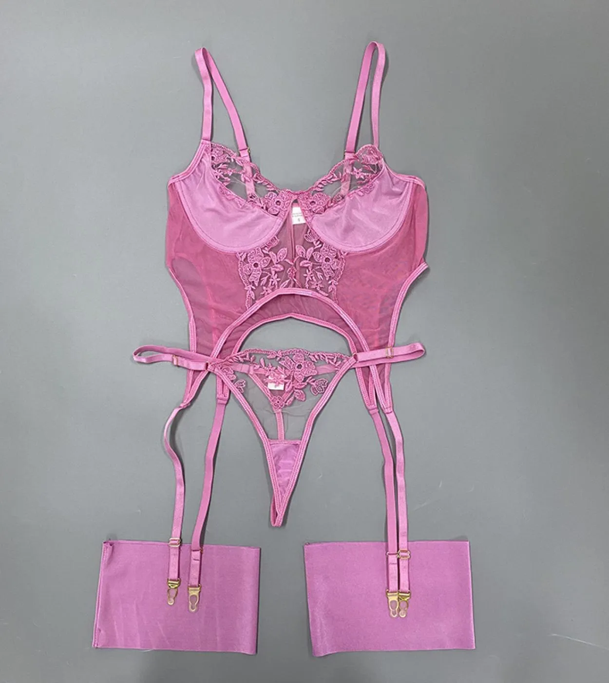 Ellolace Luxury Lingerie Lace Delicate Underwear Set da 3 pezzi Push Up Bilizna See Through Fancy Embroidery Outfitbra