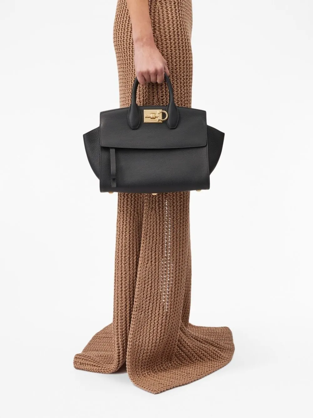 Ferragamo-Borsa tote The Studio media