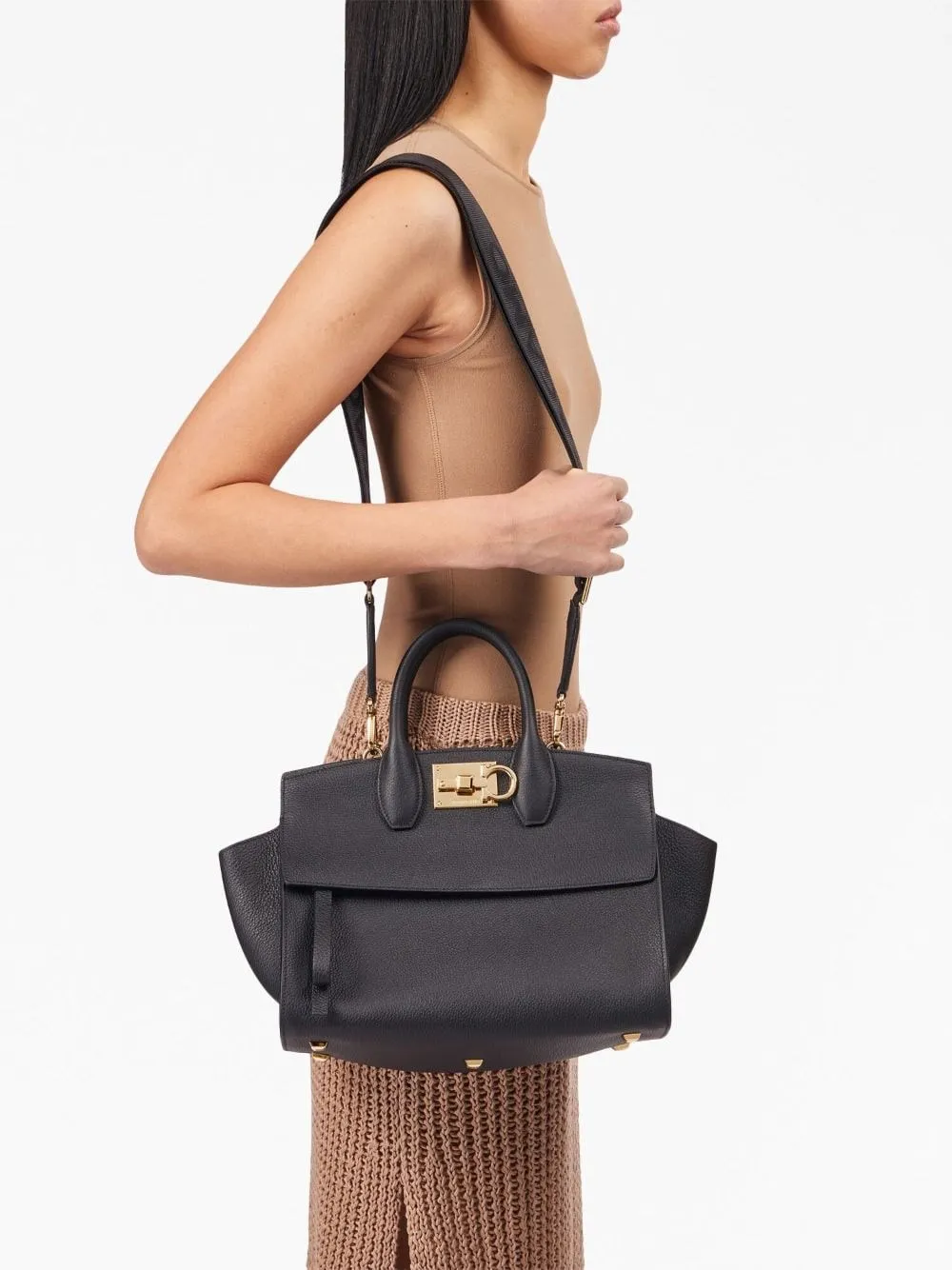 Ferragamo-Borsa tote The Studio media