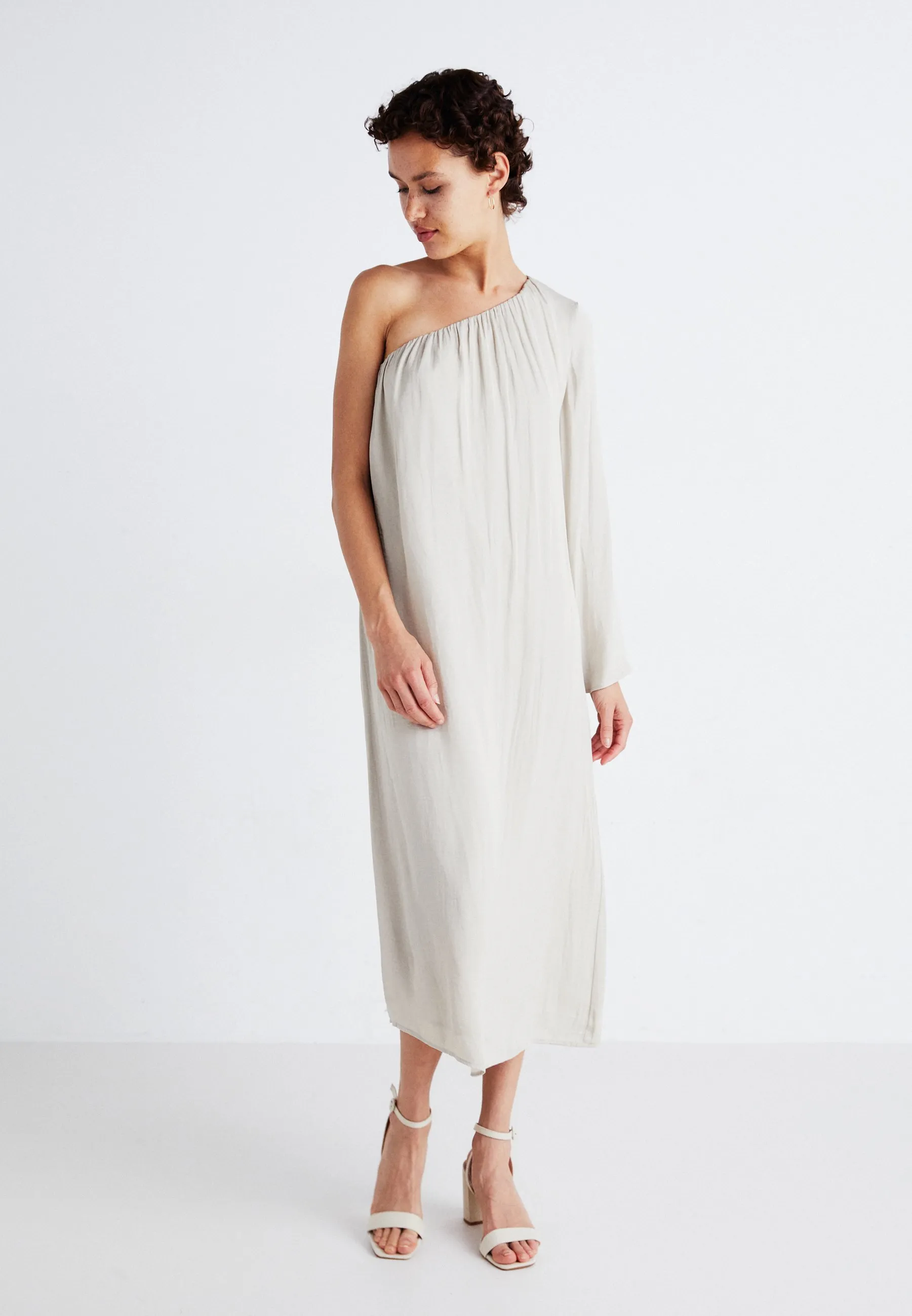 FLUID ONESHOULDER DRESS - Vestito elegante