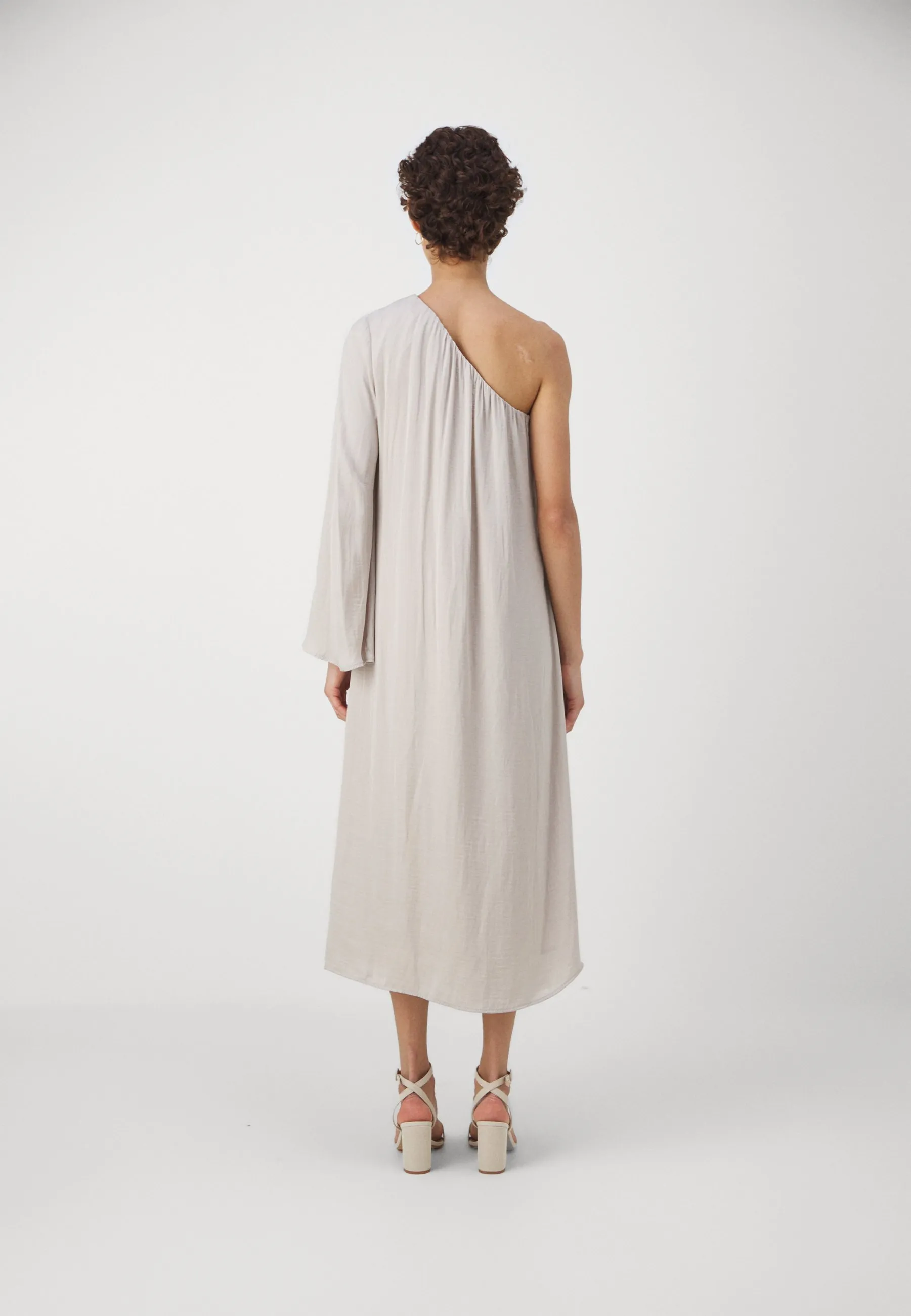 FLUID ONESHOULDER DRESS - Vestito elegante
