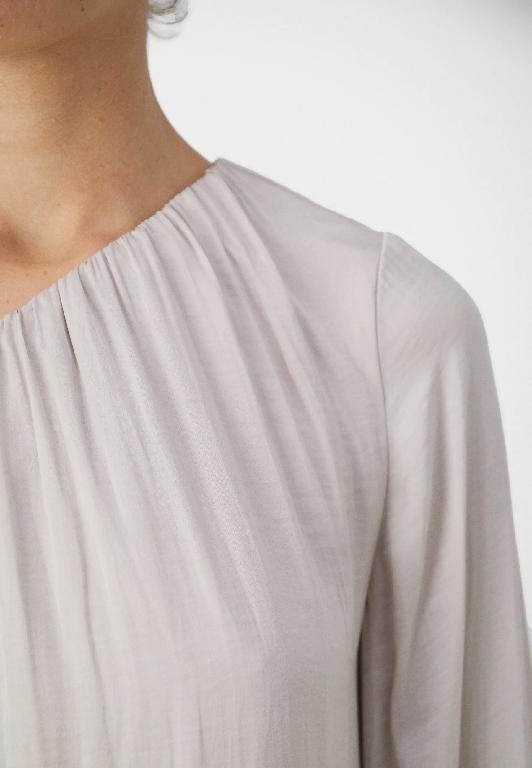 FLUID ONESHOULDER DRESS - Vestito elegante