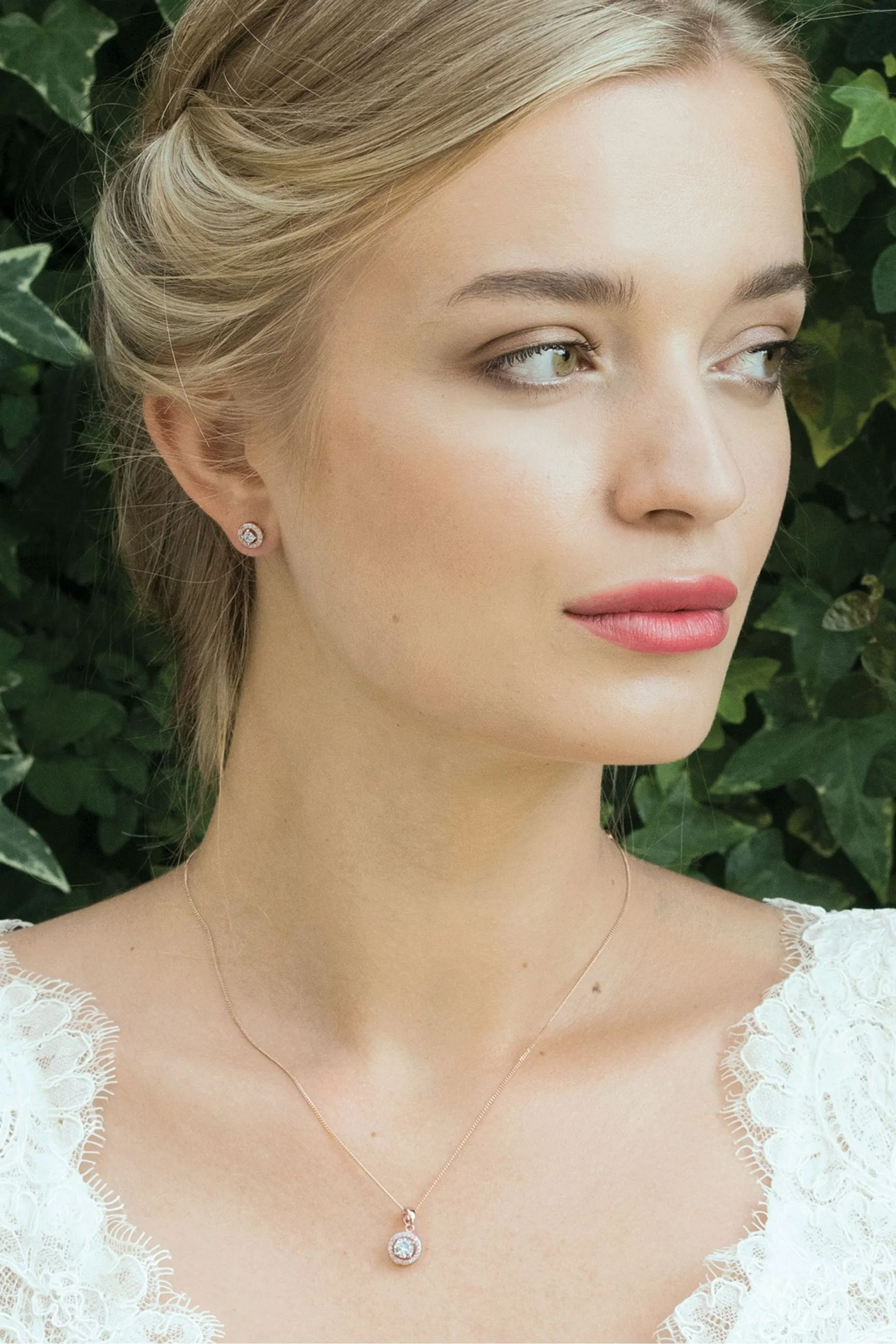 Ivory & Co - Balmoral - Orecchini con delicati cristalli