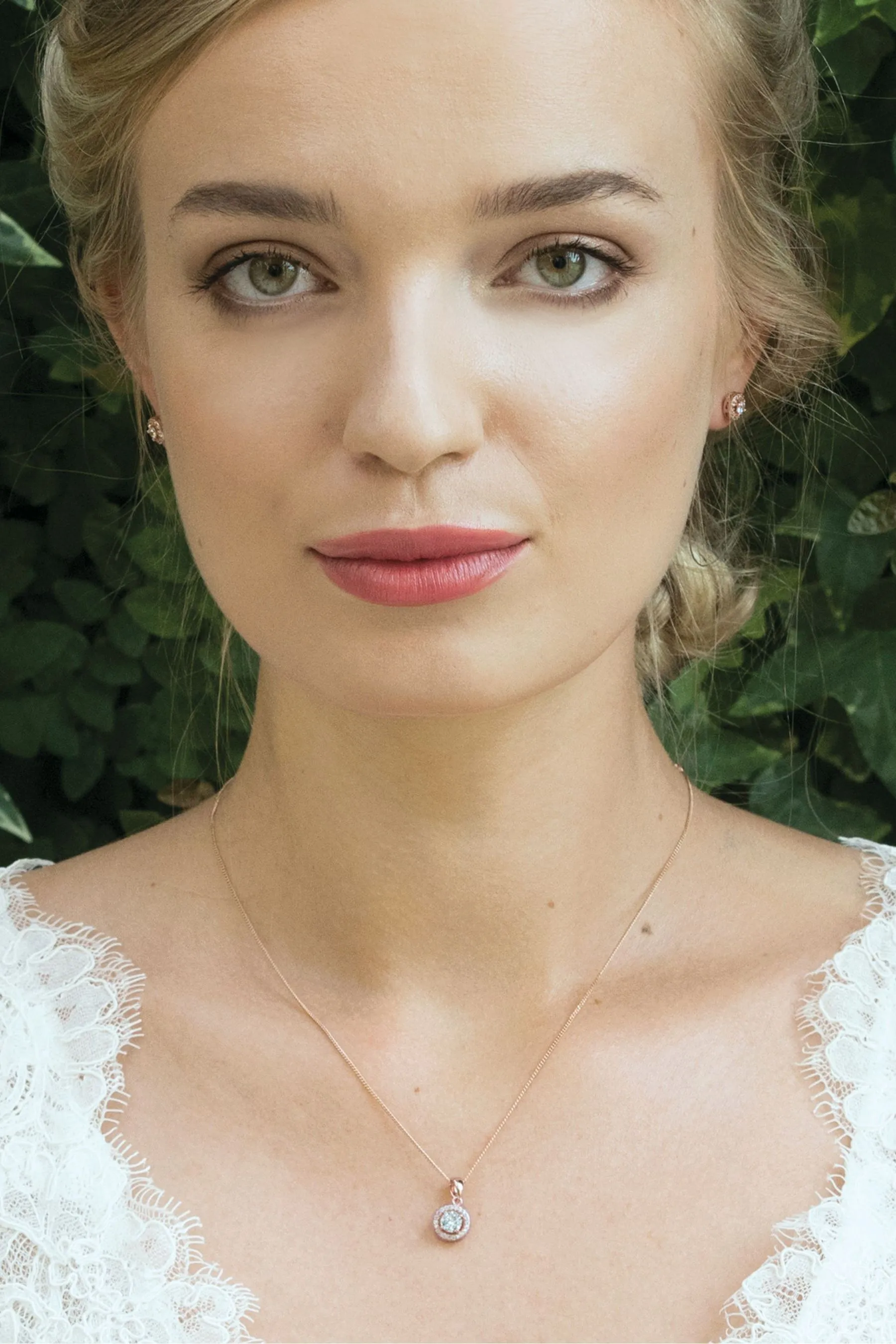Ivory & Co - Balmoral - Orecchini con delicati cristalli