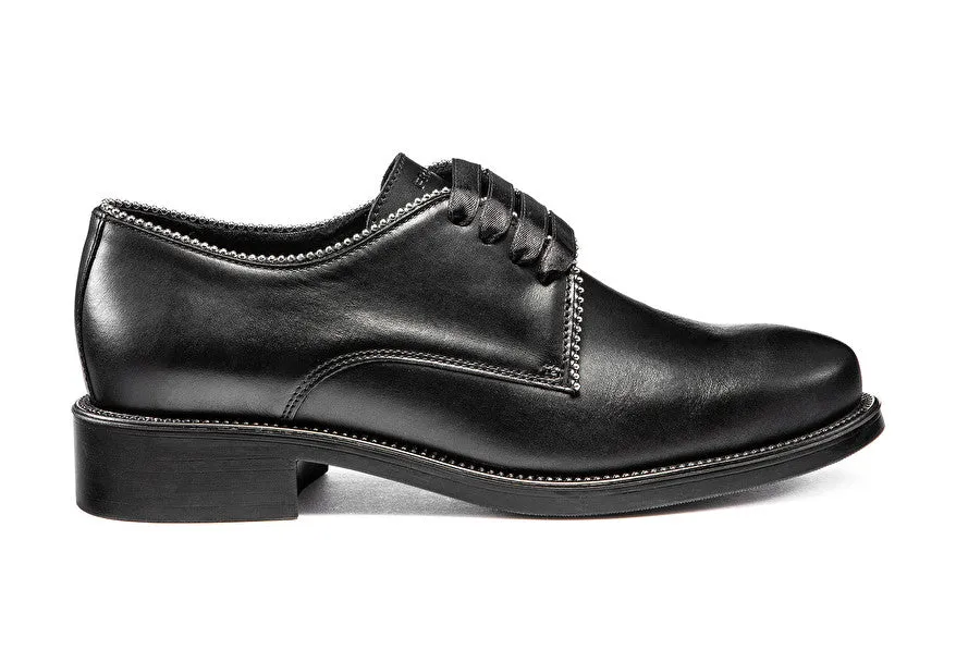 Leather derby with studs / Black