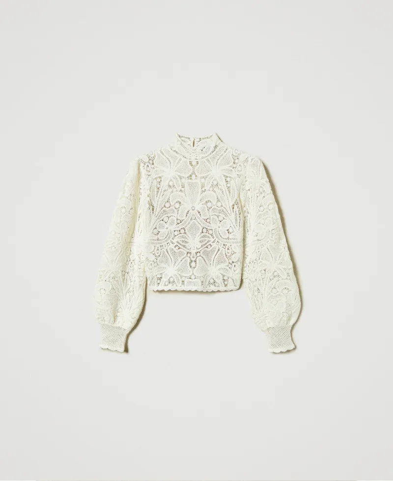 Maglia boxy in crochet a fiori