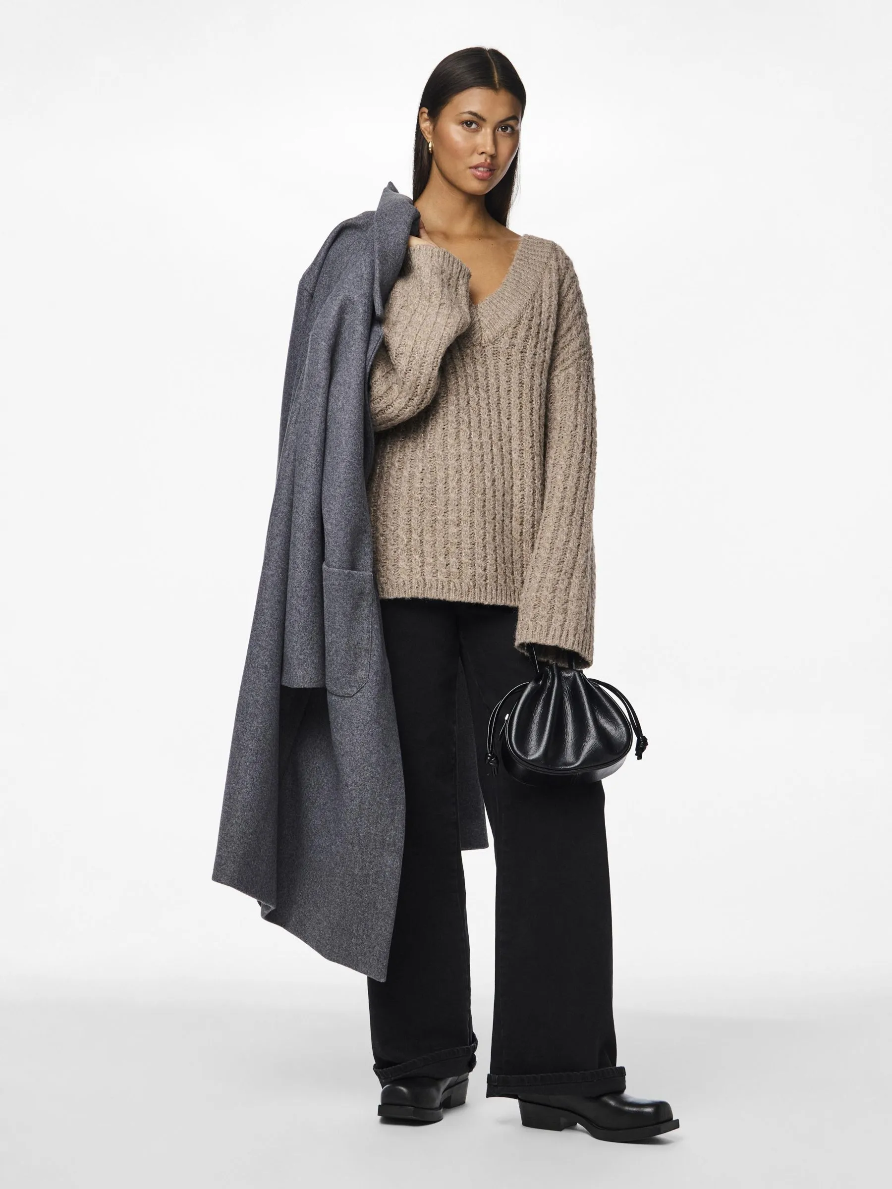 MAGLIONE A V