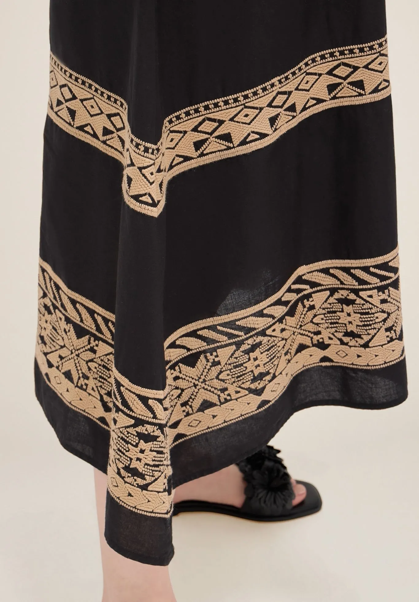 MIDI CON RICAMI - Vestito estivo