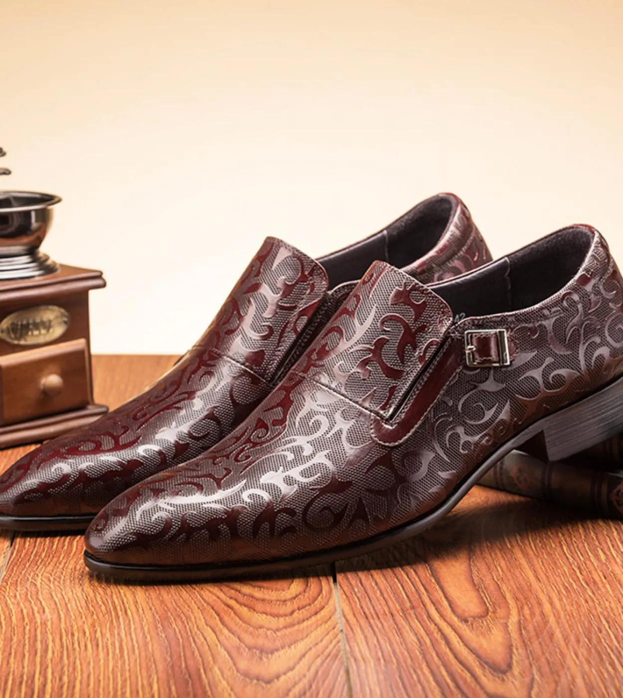 Mocassini vintage estivi Scarpe eleganti da uomo fatte a mano di lusso italiane 2023 Nuove scarpe da lavoro in vera pelle Oxford