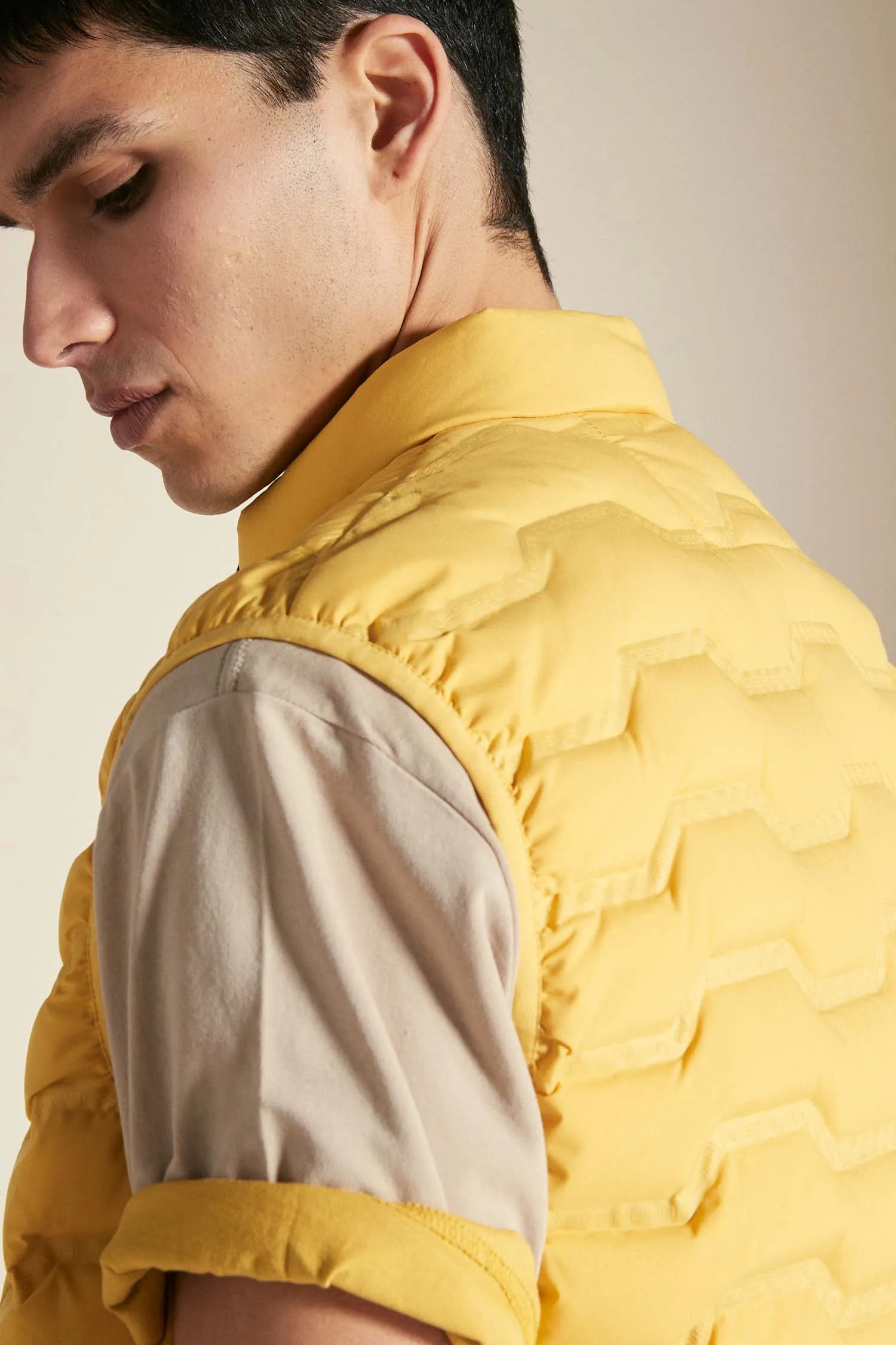 NAOS –  Gilet giallo ocra tecnico