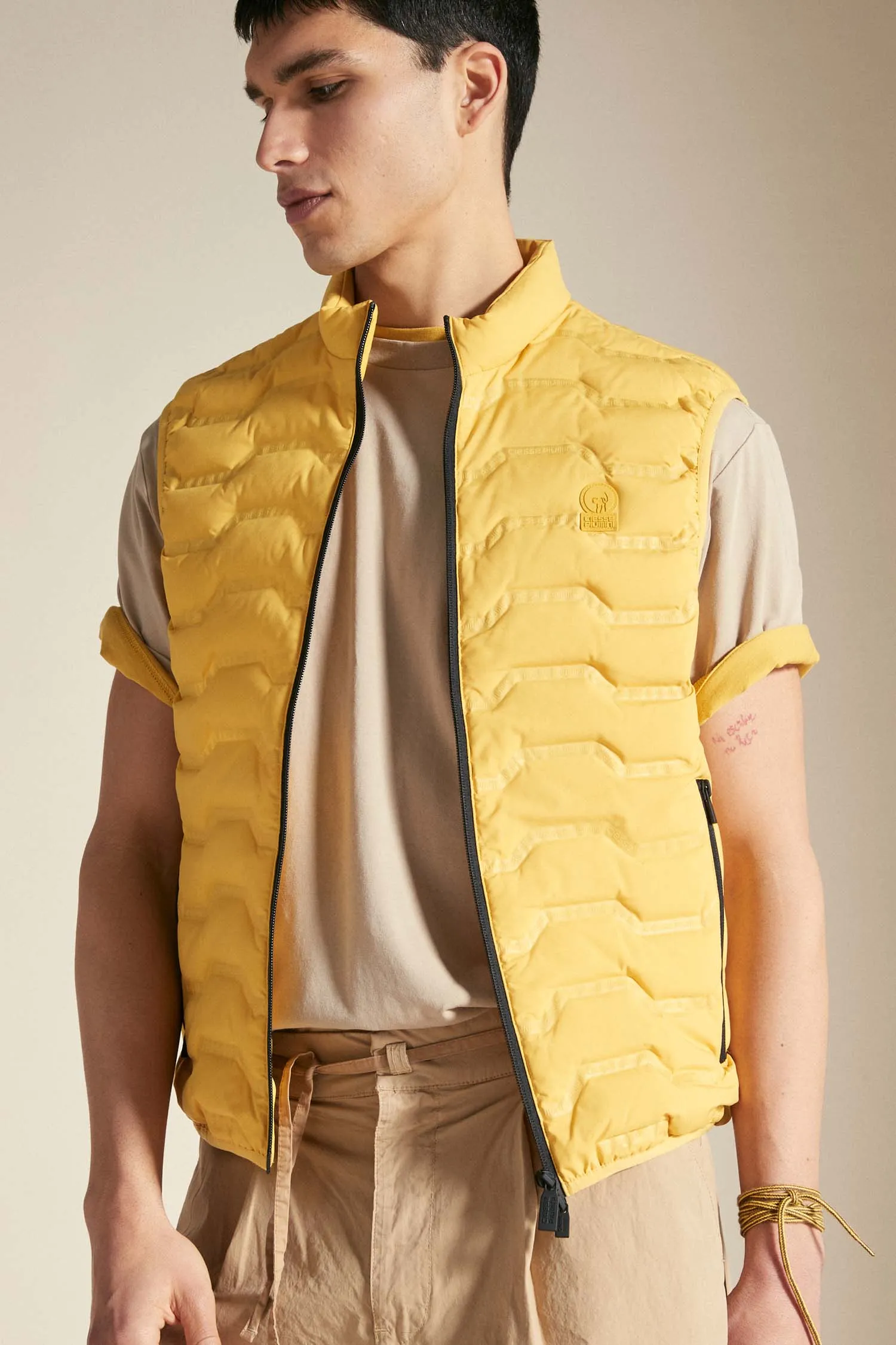 NAOS –  Gilet giallo ocra tecnico