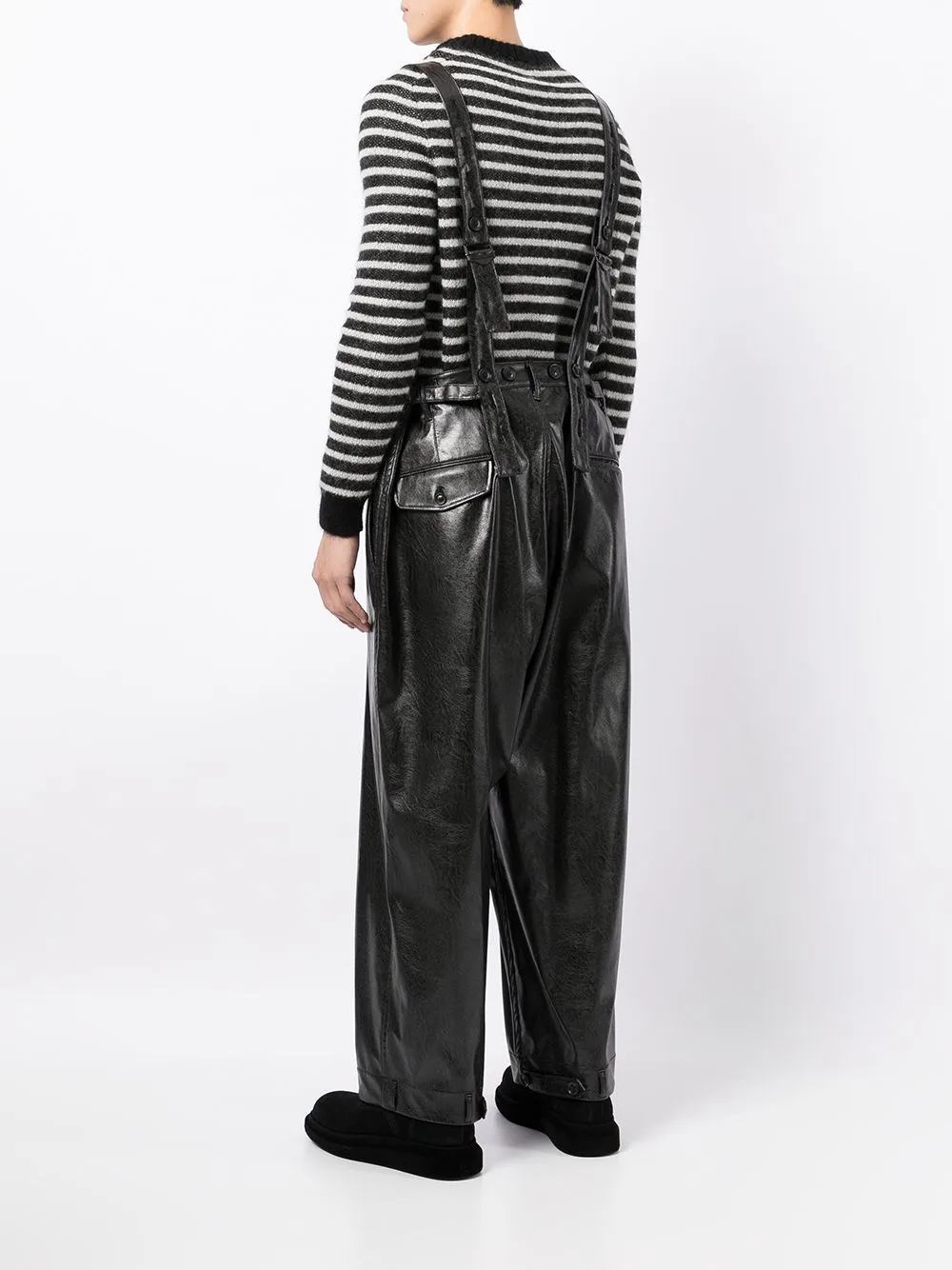pantalone con bretelle