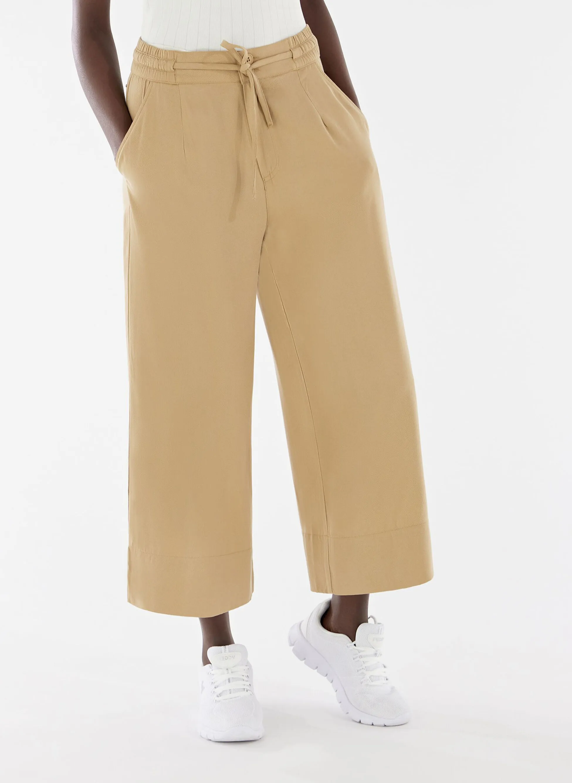 pantalone cropped gamba ampia