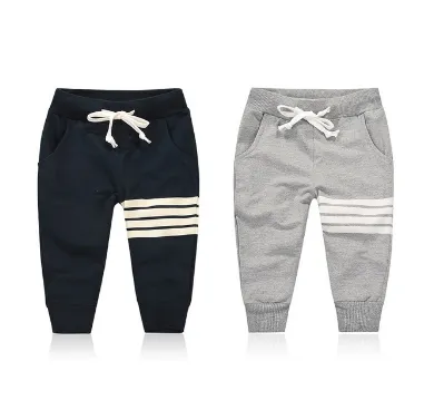 Pantalone tuta sportivo trendy con strisce per bambini