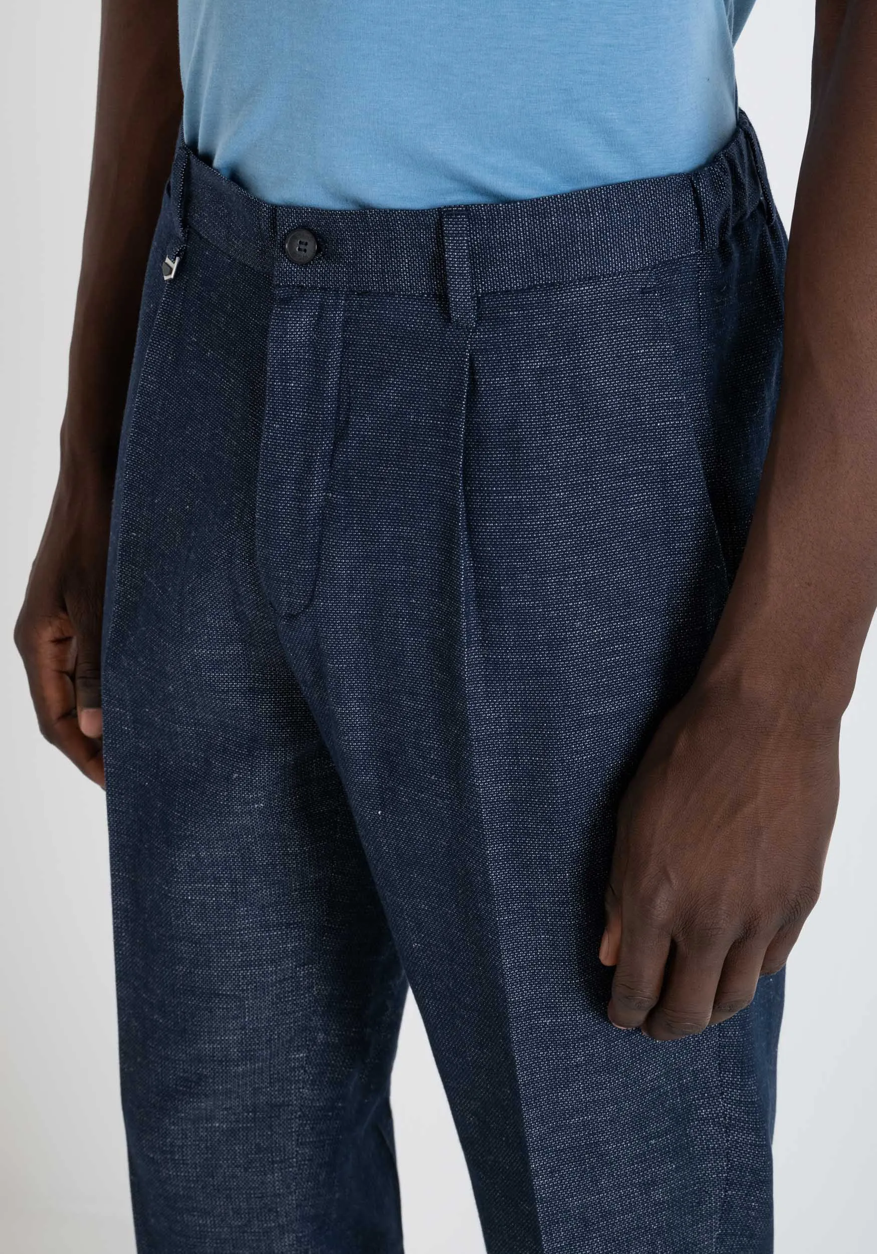 PANTALONI CARROT FIT “GUSTAF” IN COTONE ARMATURATO