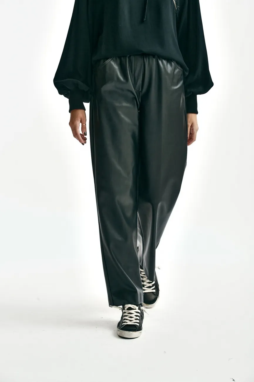 Pantaloni in ecopelle nero 