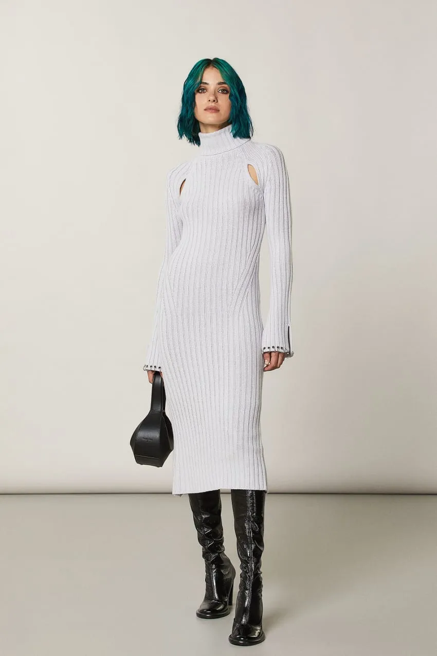 Robe côtelée avec découpe