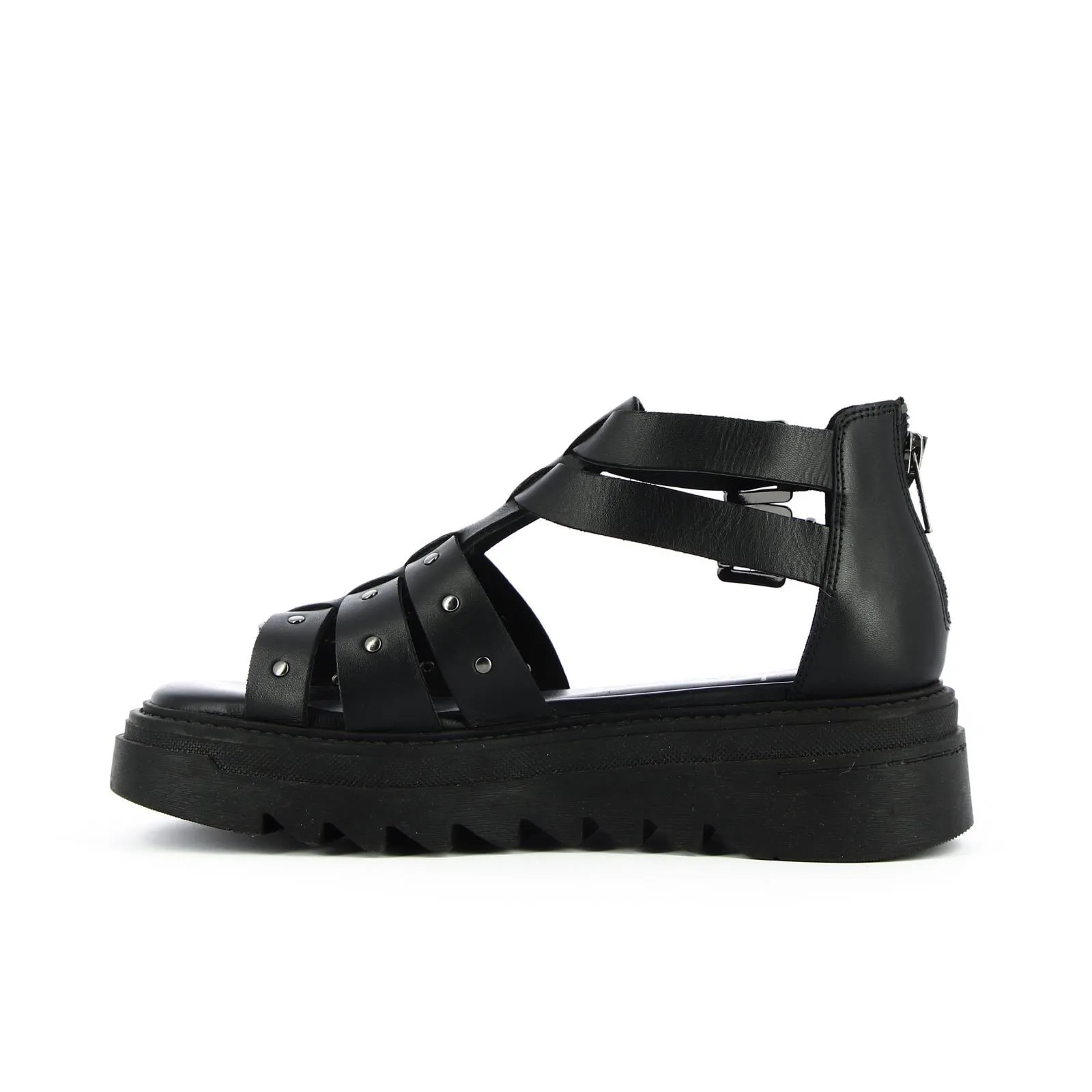 Sandali neri platform in pelle con fibbie e borchie