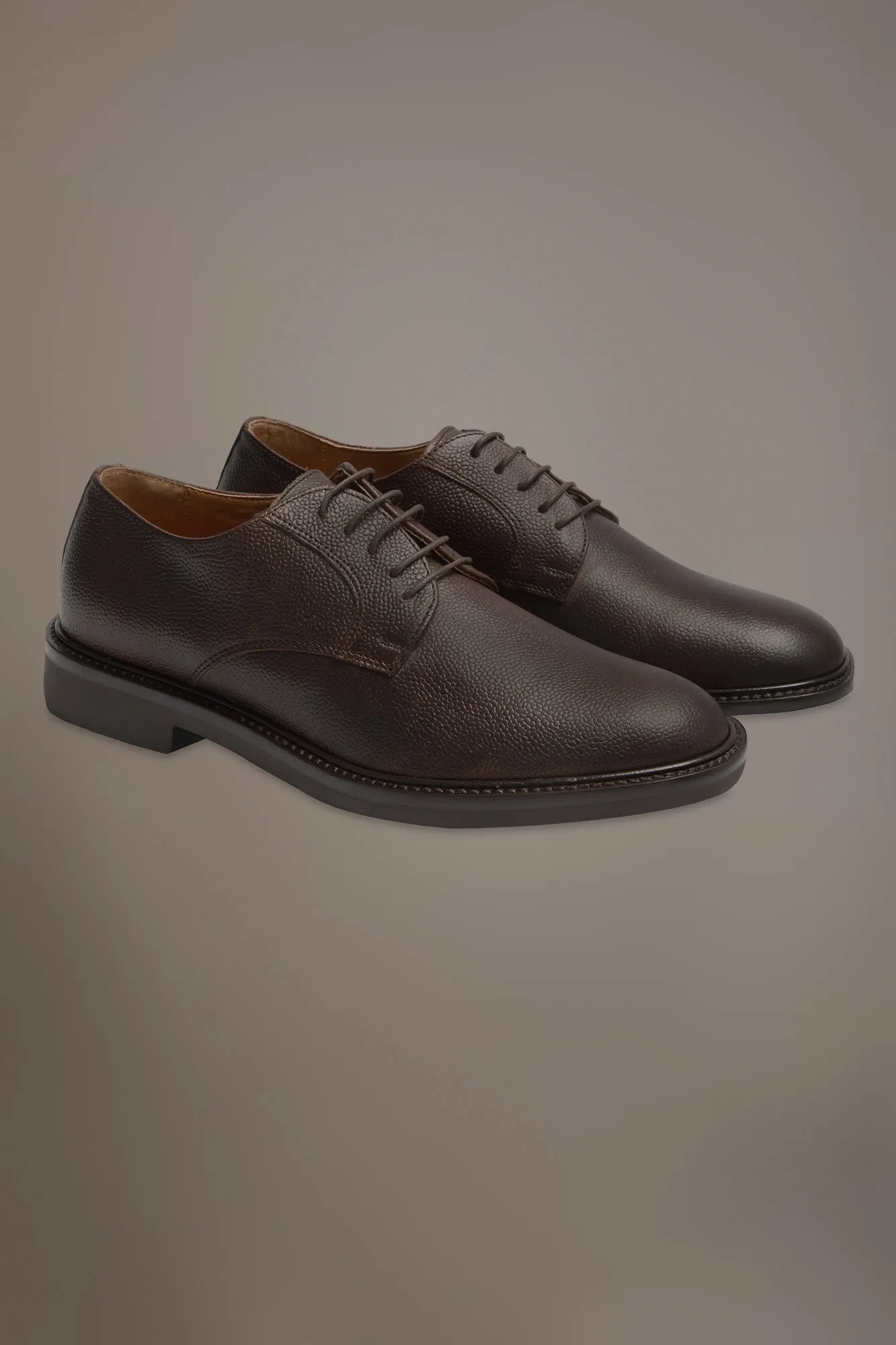Scarpa derby uomo in 100% pelle tamburata