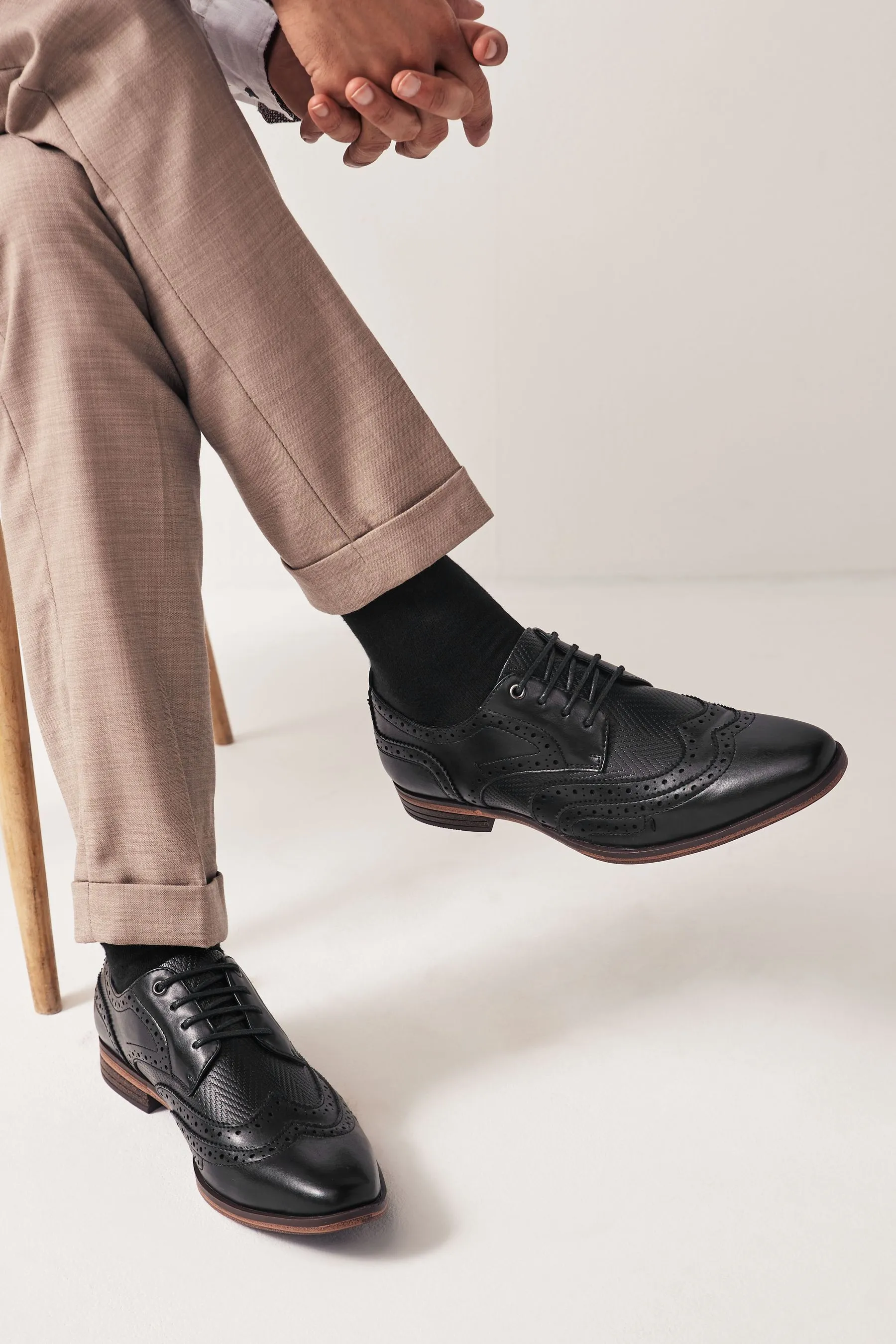 Scarpe brogue con due ali testurizzate    