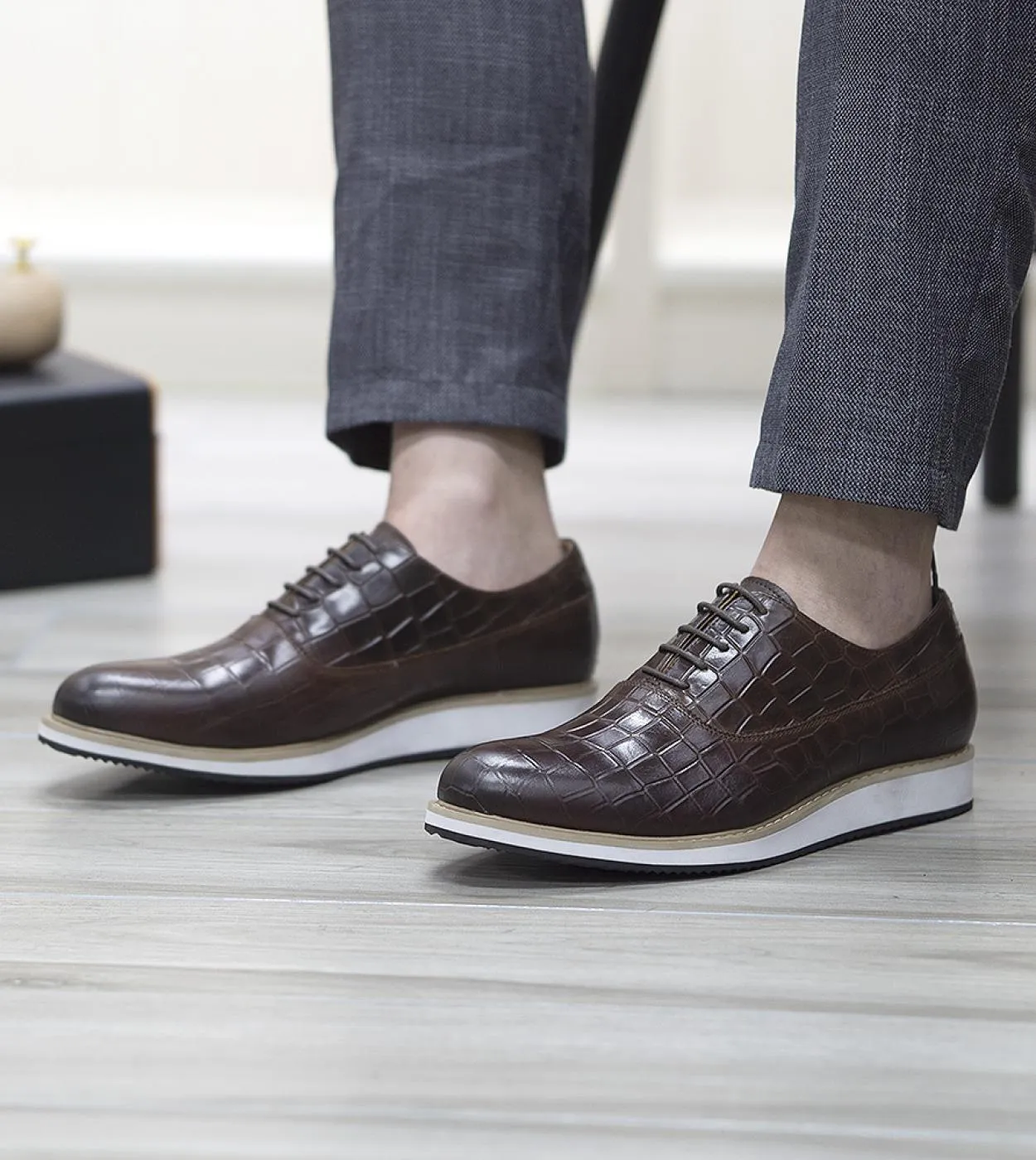 Scarpe casual da uomo classiche in vera pelle di mucca Scarpe stringate con punta piatta Oxford per uomo Snea originale in pelle