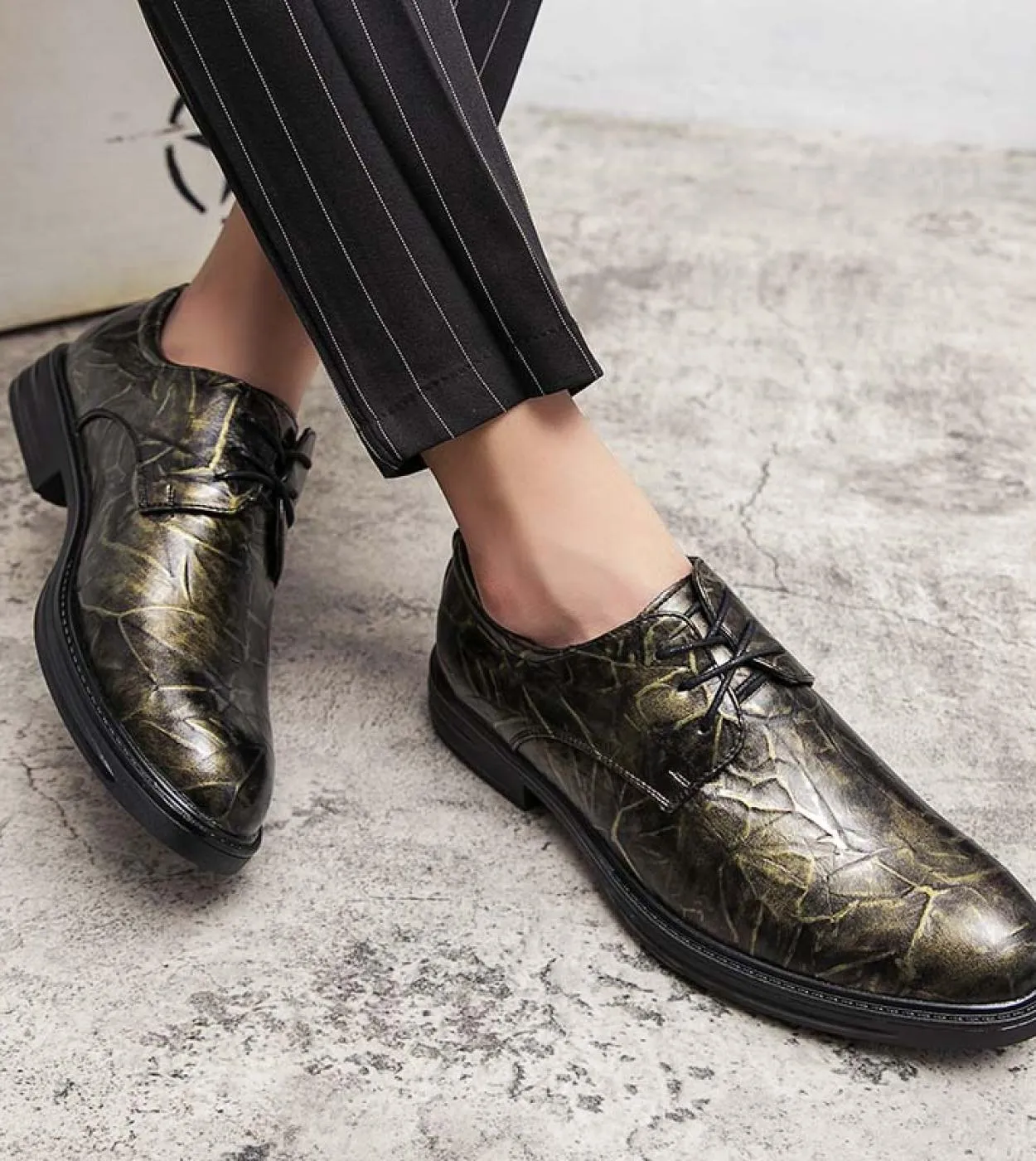 Scarpe da uomo in pelle Oxford di marca di lusso Scarpe eleganti da uomo traspiranti da uomo Calzature da cerimonia per ufficio