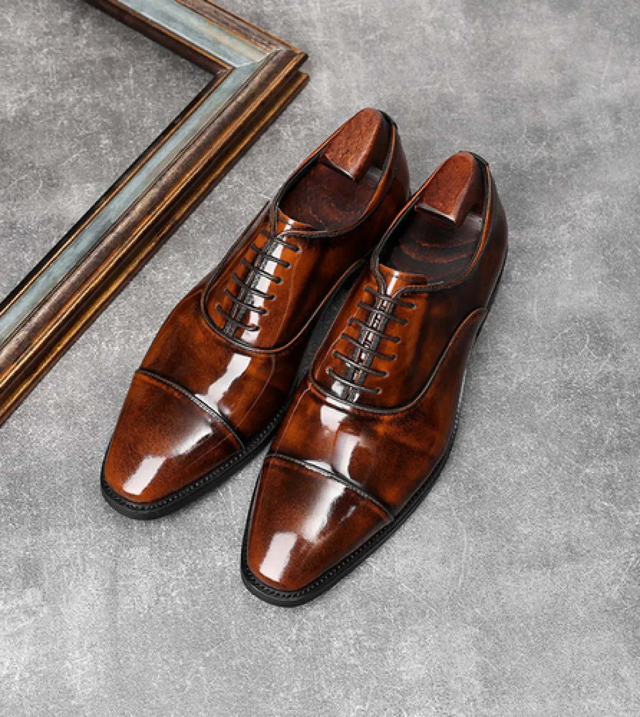 Scarpe da uomo in pelle verniciata di lusso 2023 Autunno Designer di marca Moda Oxford britanniche Scarpe da ufficio da uomo for