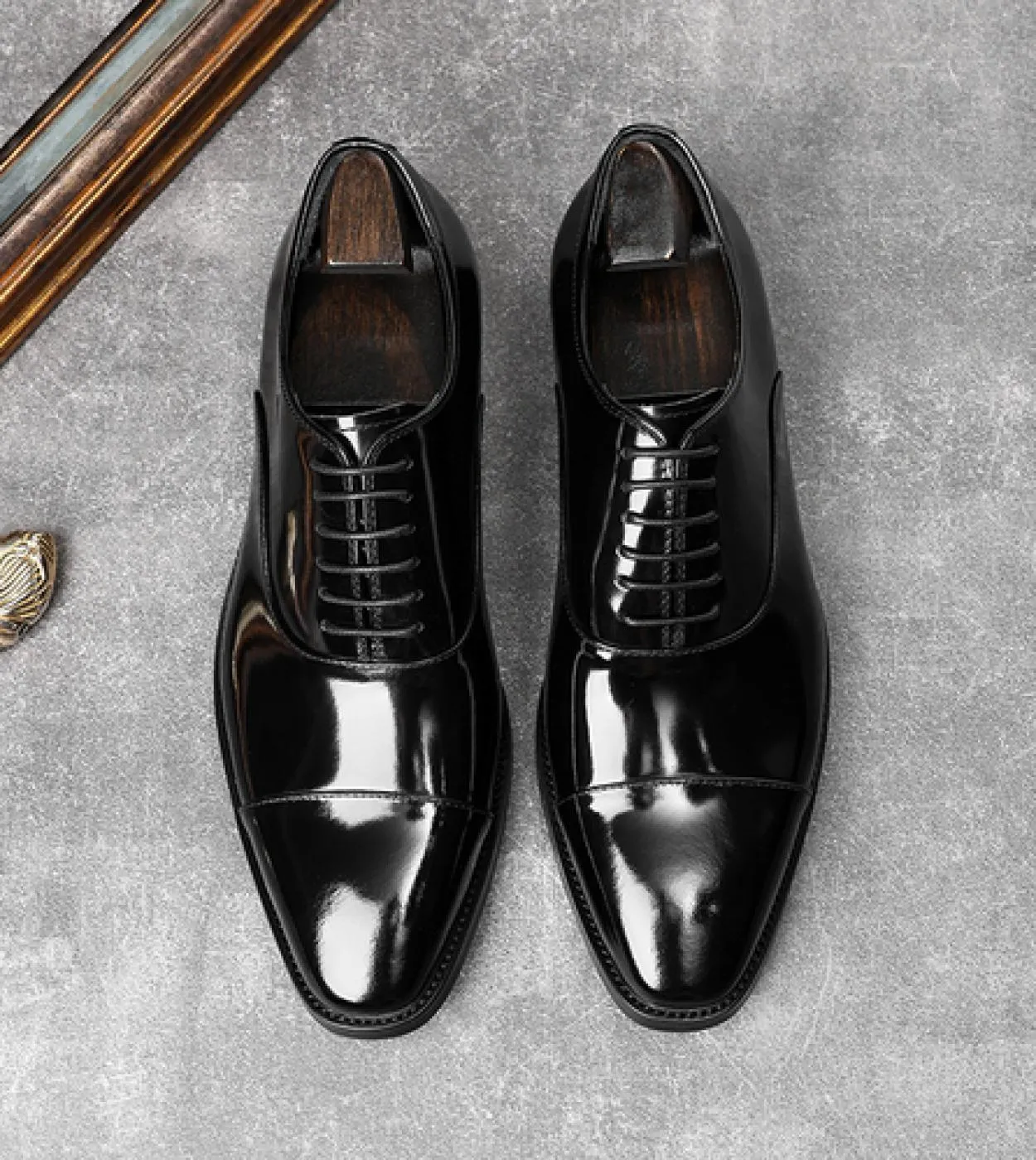 Scarpe da uomo in pelle verniciata di lusso 2023 Autunno Designer di marca Moda Oxford britanniche Scarpe da ufficio da uomo for