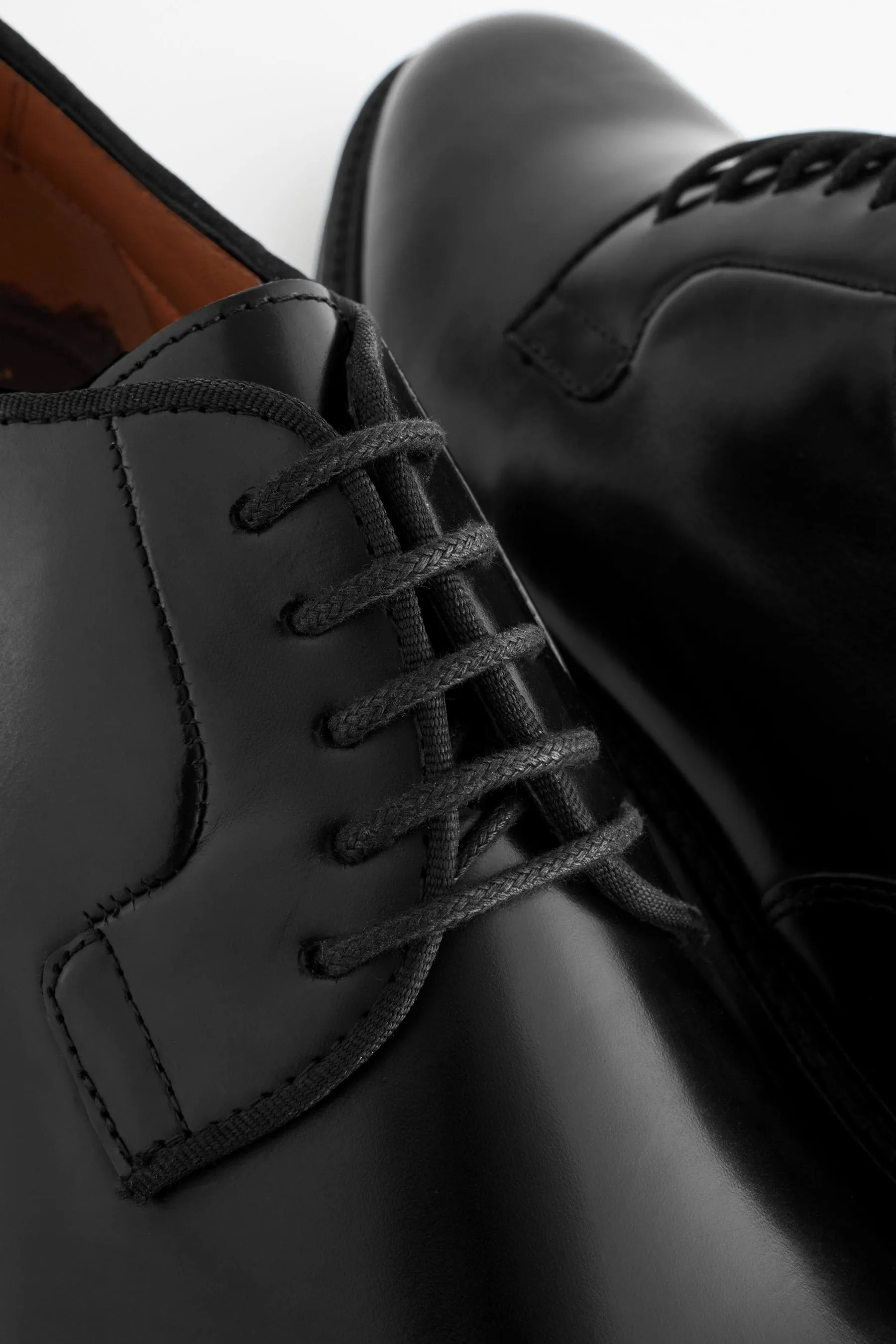 Scarpe Derby in pelle lucida    