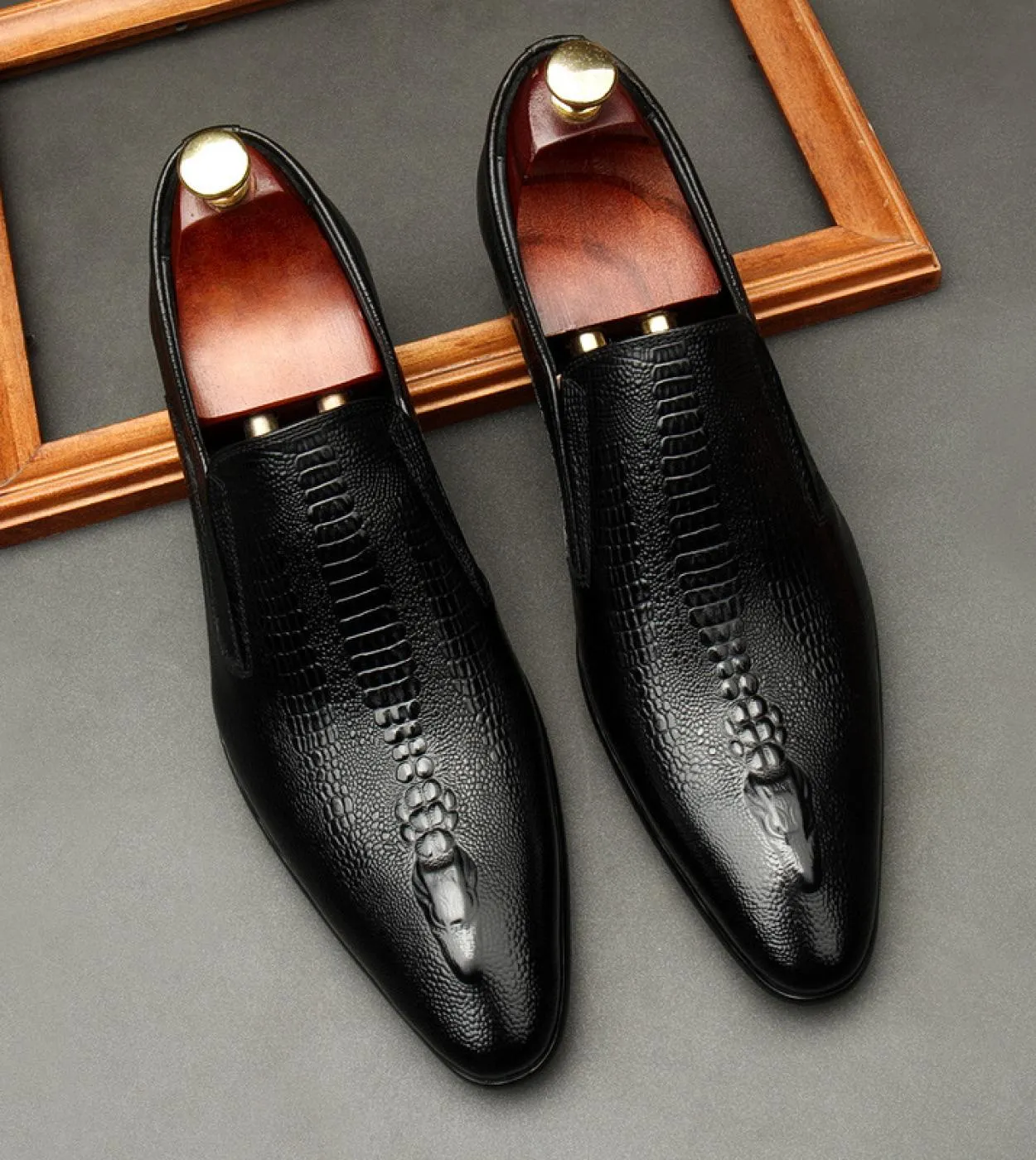 Scarpe Oxford da uomo italiane di lusso da sposa in vera pelle modello coccodrillo fatte a mano scarpe eleganti nere piatte moca