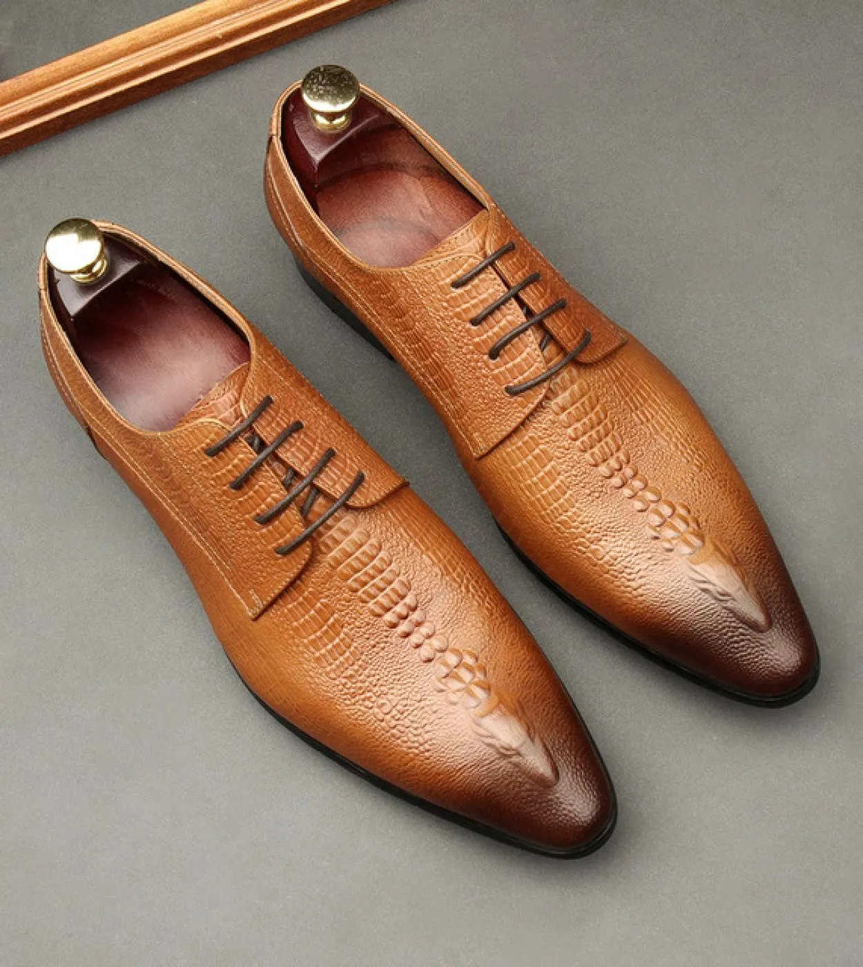 Scarpe Oxford da uomo italiane di lusso da sposa in vera pelle modello coccodrillo fatte a mano scarpe eleganti nere piatte moca