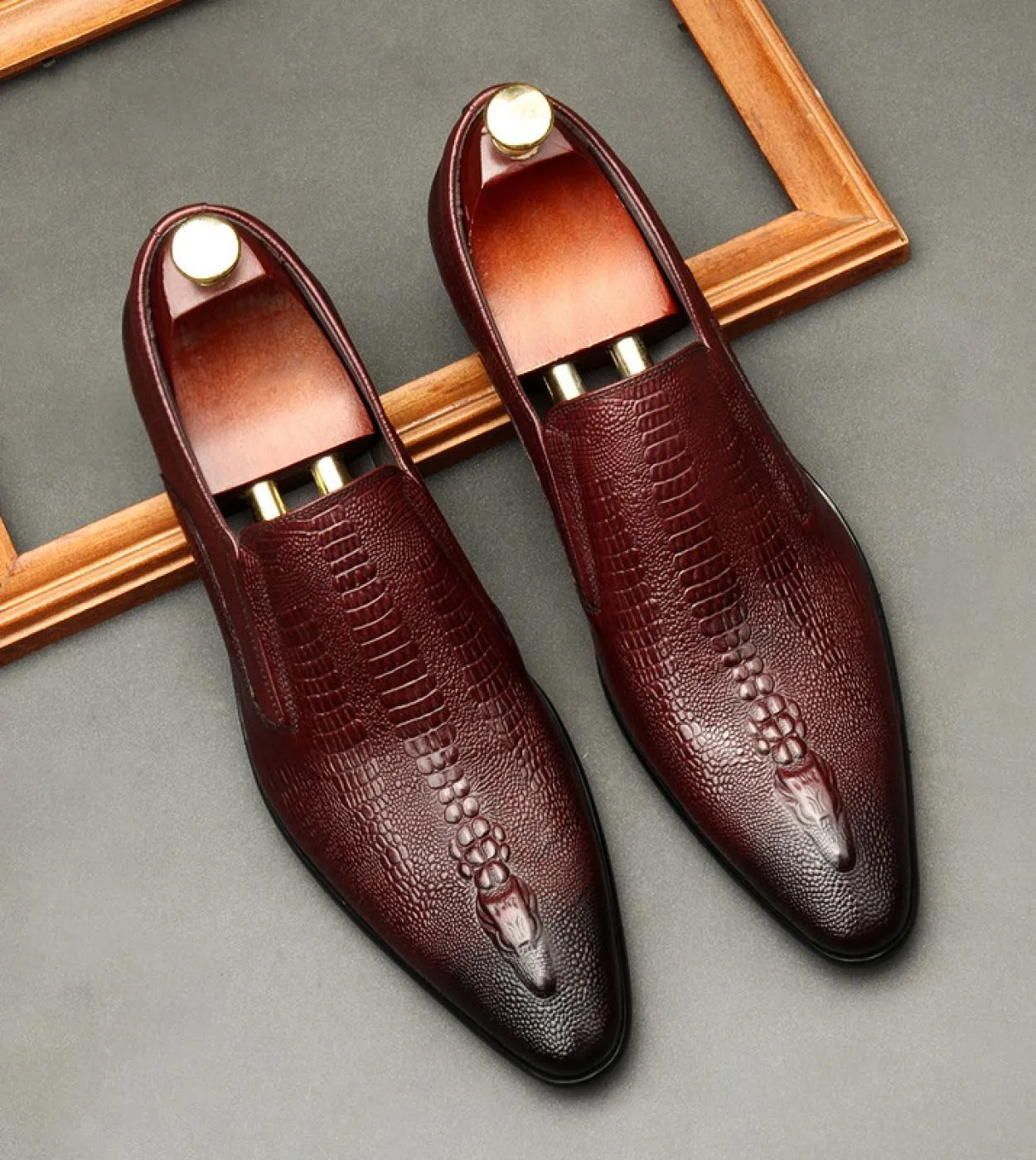 Scarpe Oxford da uomo italiane di lusso da sposa in vera pelle modello coccodrillo fatte a mano scarpe eleganti nere piatte moca