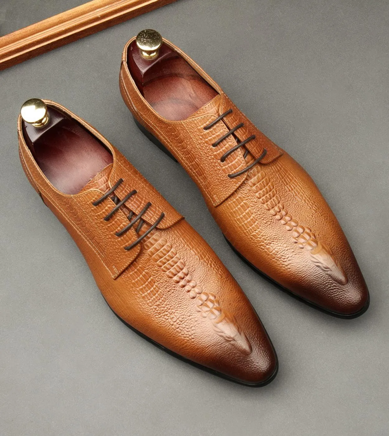 Scarpe Oxford da uomo italiane di lusso da sposa in vera pelle modello coccodrillo fatte a mano scarpe eleganti nere piatte moca