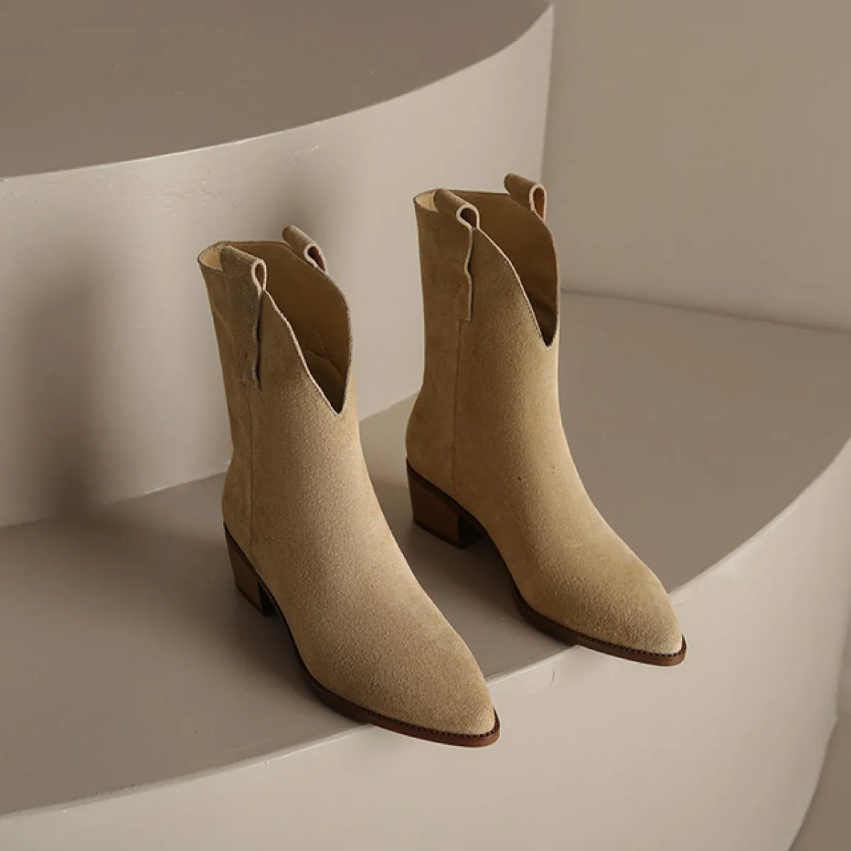 Stivaletti Chelsea alla caviglia da donna 100% pelle scamosciata di mucca Scarpe da donna a punta con tacco spesso e tacco medio