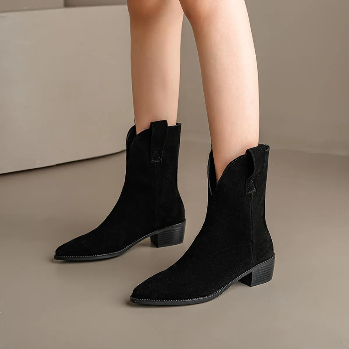 Stivaletti Chelsea alla caviglia da donna 100% pelle scamosciata di mucca Scarpe da donna a punta con tacco spesso e tacco medio