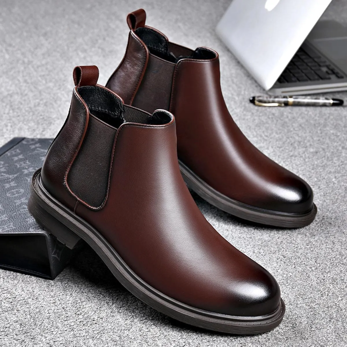 Stivaletti Chelsea da uomo stile business taglio basso in vera pelle One Step Smoke Pipe rialzato in morbida pelle Martin con pe